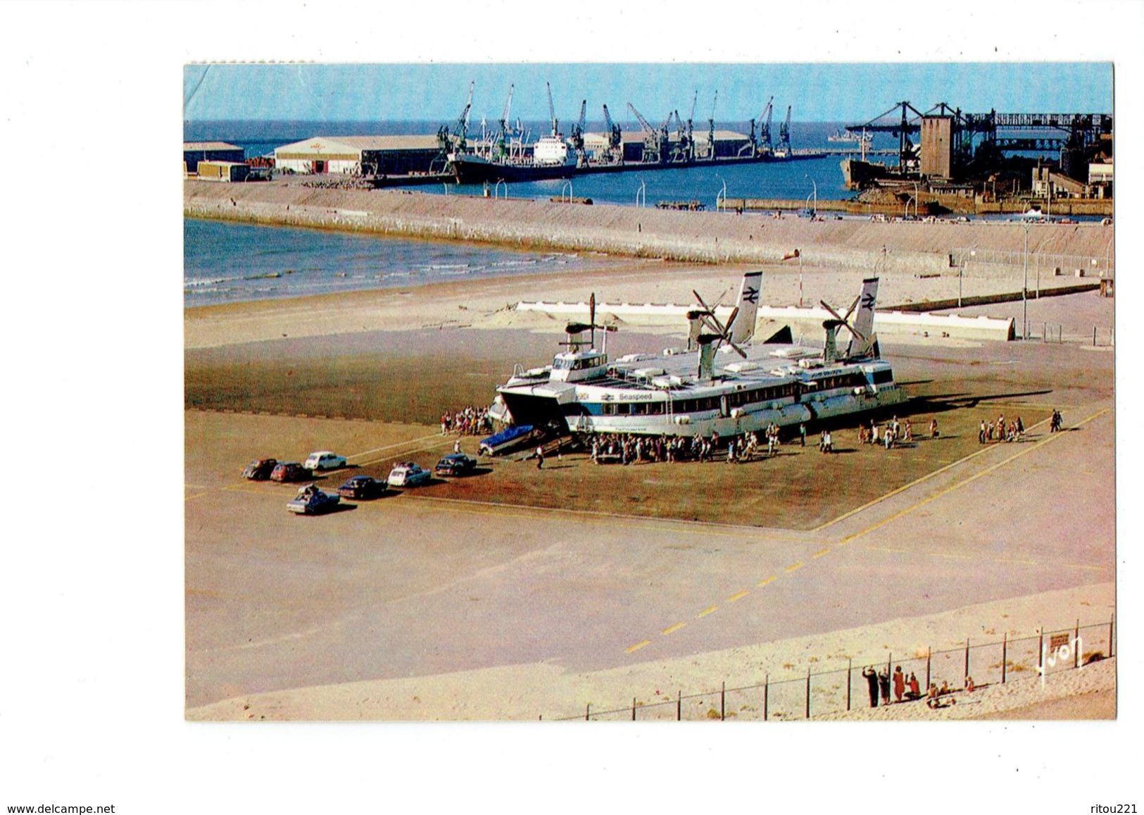 Cpm - BOULOGNE LE PORTEL - L'hoverport - Bateau Grue Voitures - 1973 - Hovercrafts