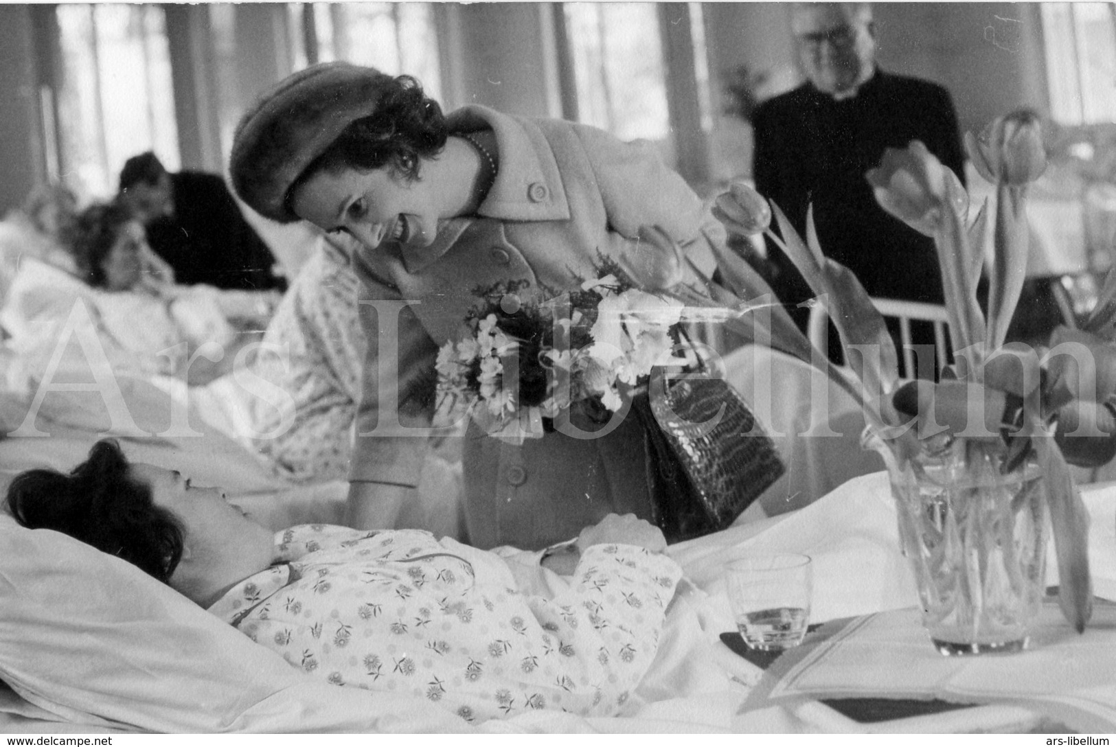 Postcard / ROYALTY / Belgique / Reine Fabiola / Koningin Fabiola / Clinique Saint-Elisabeth / 1963 - Gezondheid, Ziekenhuizen