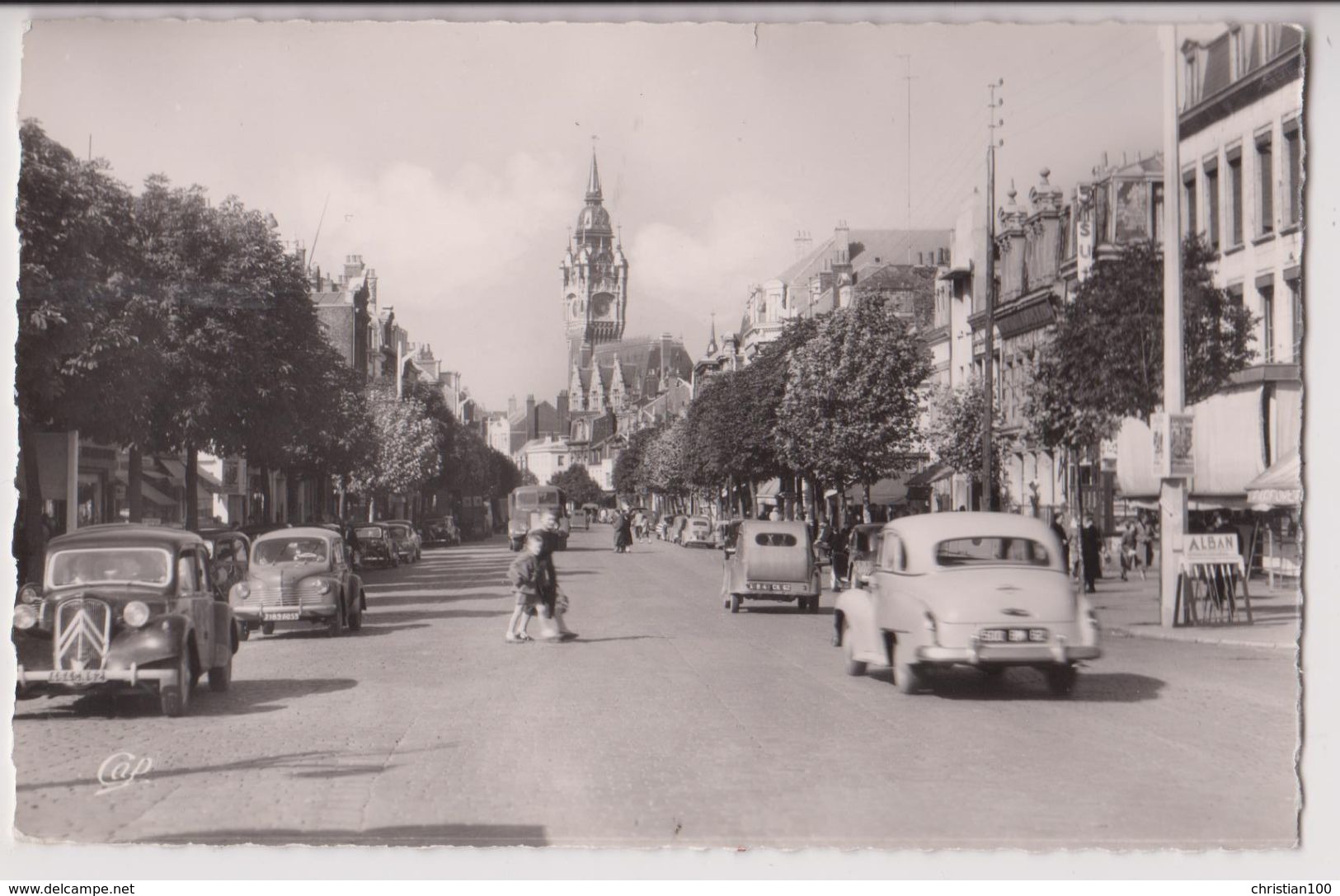 CALAIS : BOULEVARD JACQUARD - TRACTION CITROEN - 4 C V RENAULT - CPSM FORMAT CPA - 2 SCANS - - Calais