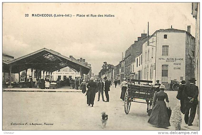 MACHECOUL PLACE ET RUE DES HALLES HOTEL DE LA MAISON BLANCHE BRESSET - Machecoul