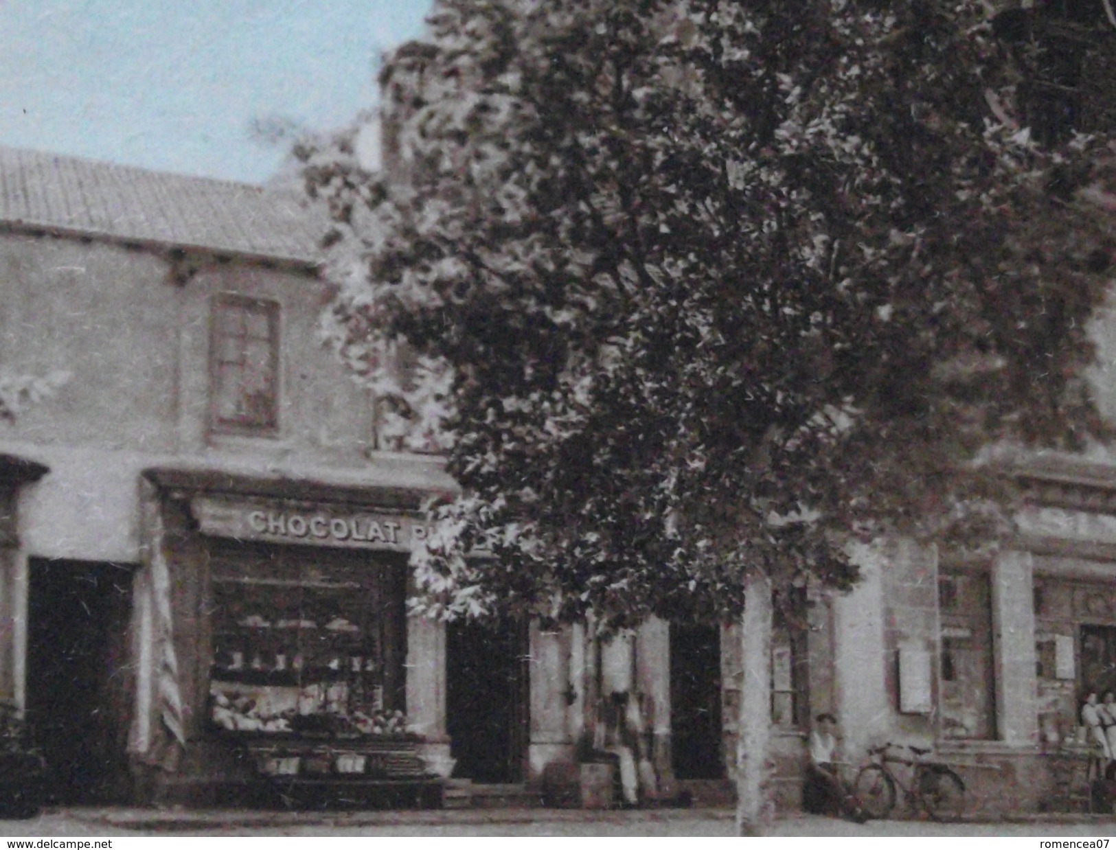 LA PACAUDIERE (Loire) - RENDEZ-VOUS De CHASSE De FRANCOIS 1er - Le PETIT-LOUVRE - Magasin CASINO - Animée - 10 Août 1949 - La Pacaudiere