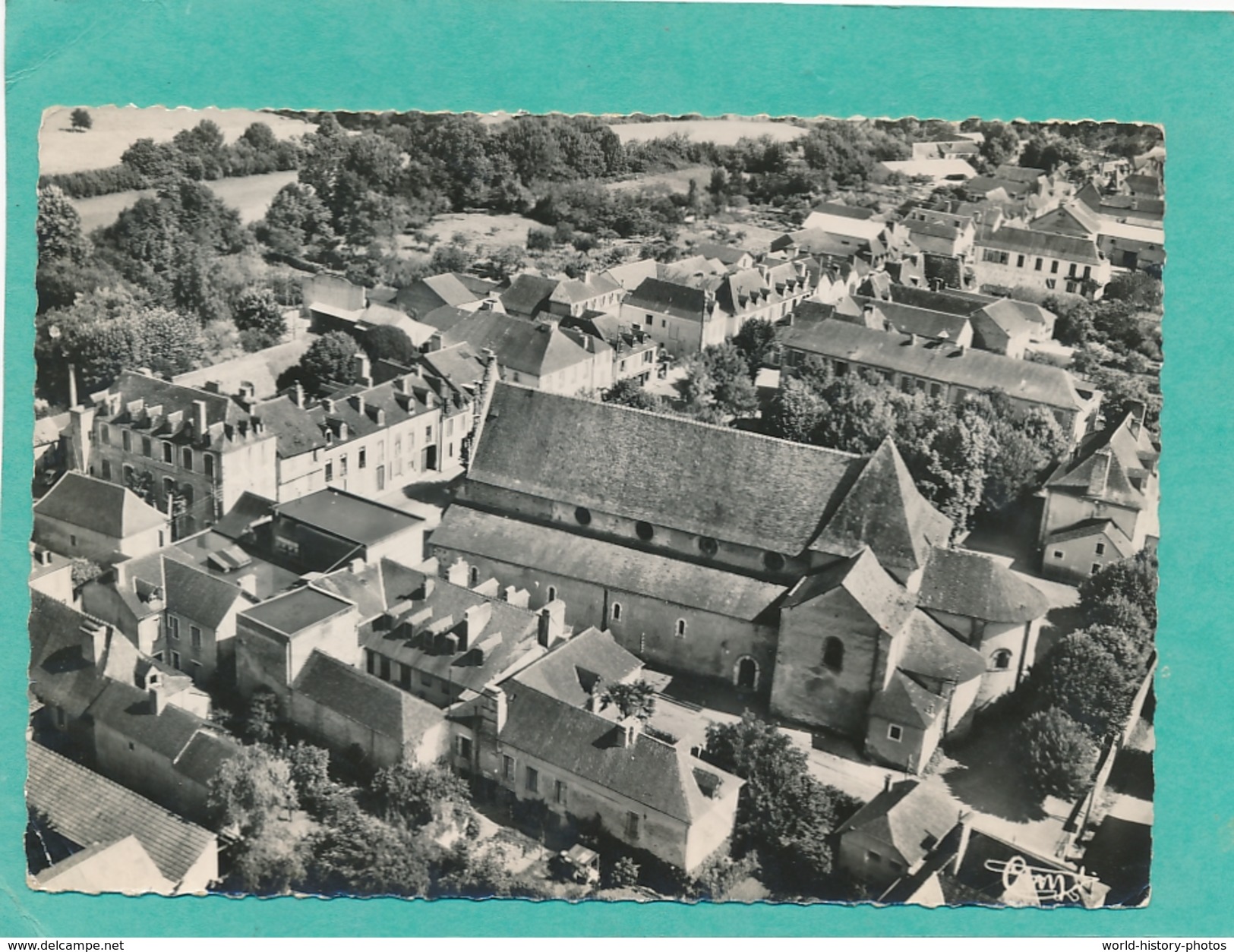 CPSM - MORLAAS - Vue Aérienne  - 19835. L'église - La Maison De Jeanne D'Albret - Morlaas