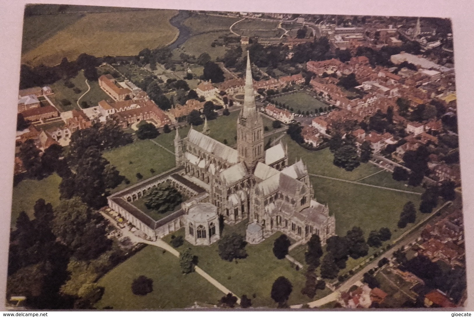 SALISBURY CATHEDRAL FROM THE AIR – WILTS. 6065 – VIAGG. 1966 – (2097) - Salisbury