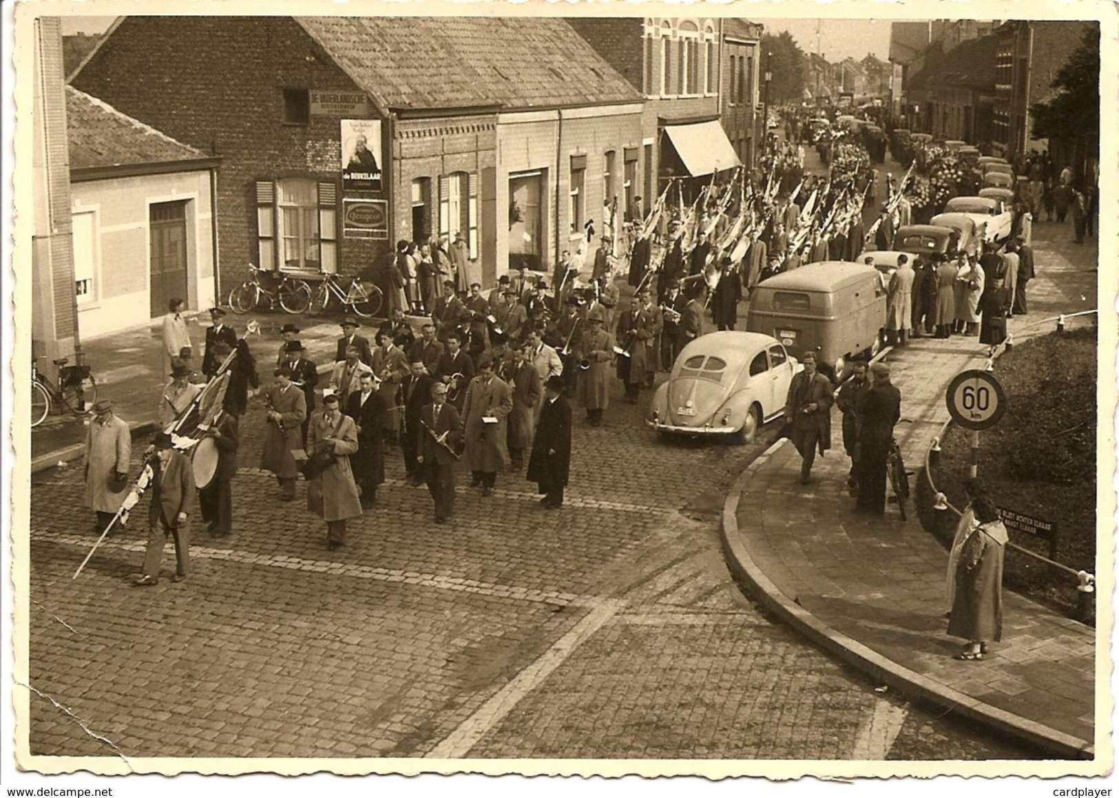 Unieke FOTO Kaart  - Fanfare, Optocht, Stoet Door Straten Van Mol (?) - Veel Volk - Studio Preud'homme, Mol - Rond 1955 - Mol