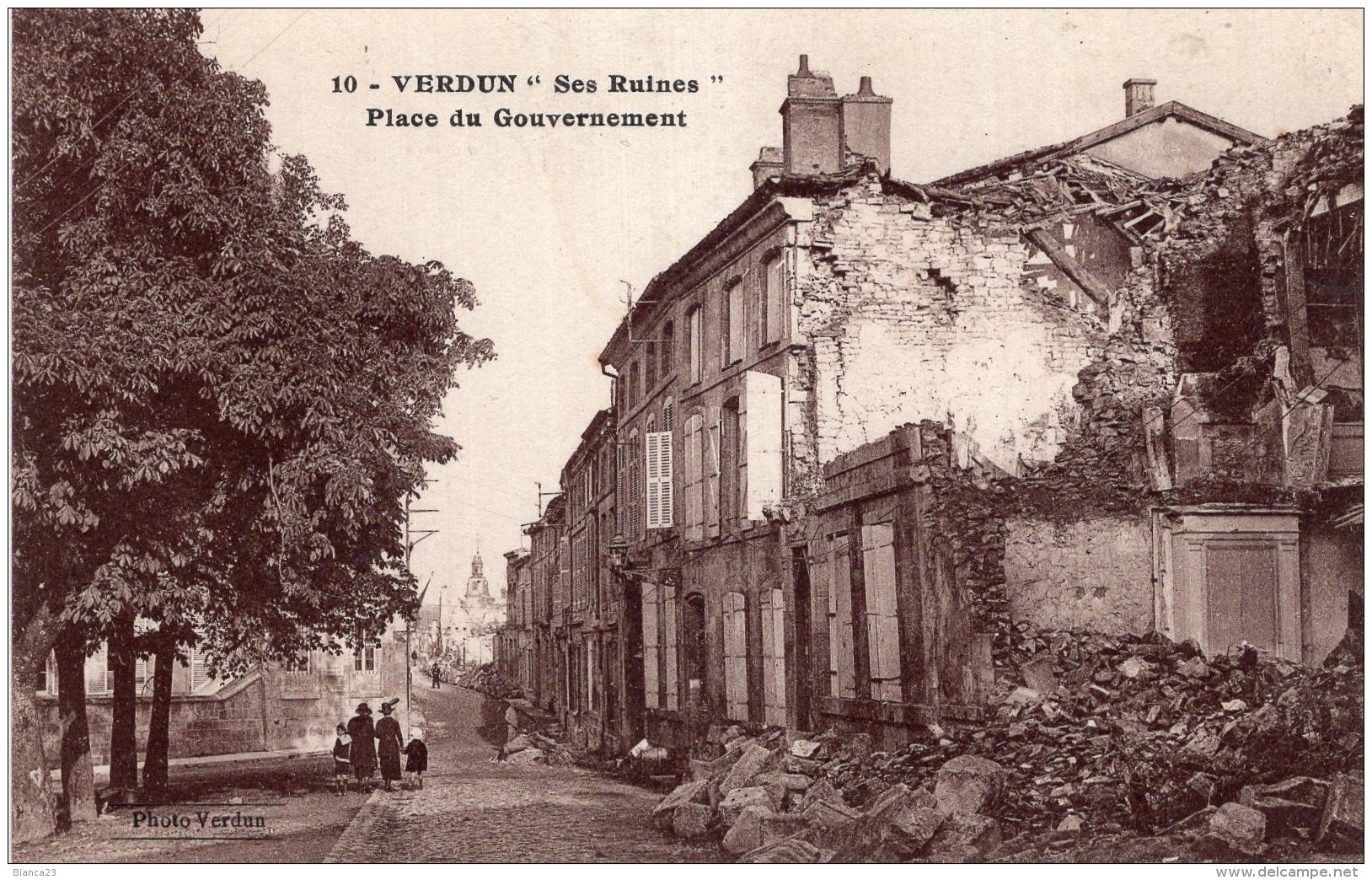 B40528 Verdun, Ses Ruines Place Du Gouvernement - Autres & Non Classés