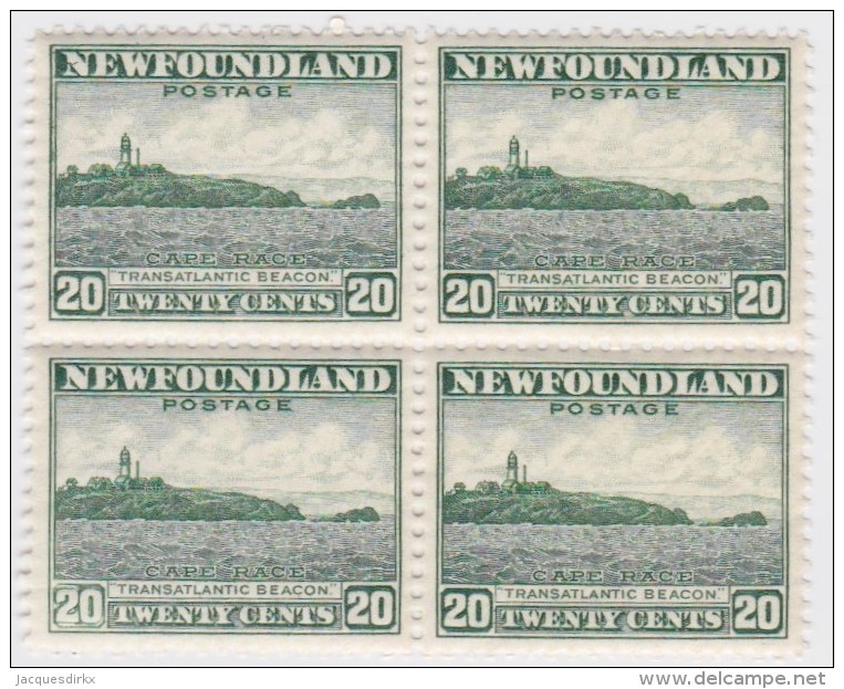 Newfoundland        .   SG   .     218   Bloc Of 4         .      **      . Postfris     .   /   .  MNH - 1908-1947