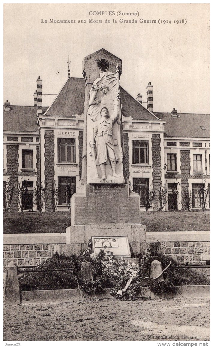 B40694 Combles, Le Monument Aux Morts - Otros & Sin Clasificación