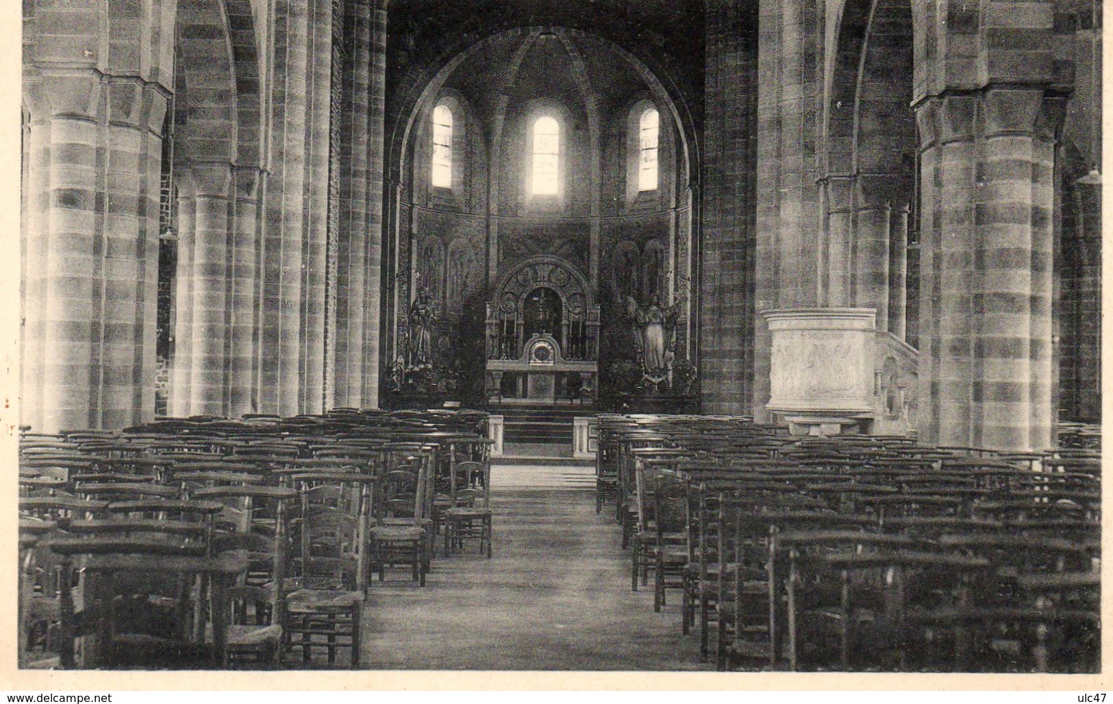 - PASSCHENDAELE. - Inside Of Church. Intérieur De L'Eglise. Binnenzicht Der Kerk. - - Zonnebeke