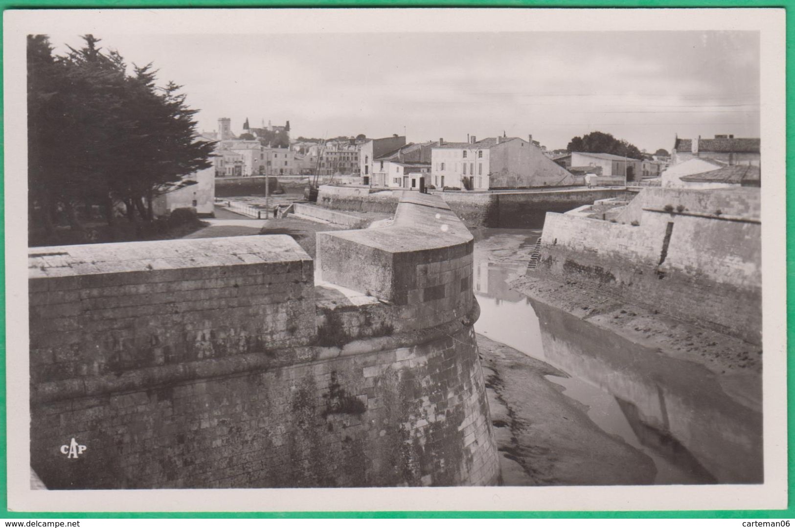 17 - Saint Martin De Ré - Entrée Du Port à Marée Basse Et Fortification De Vauban - Editeur: C.A.P N°15 - Saint-Martin-de-Ré