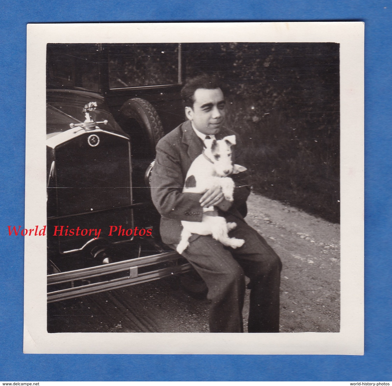 Photo Ancienne Snapshot - Portrait Garçon Avec Chien - Automobile à Identifier - Calandre Bouchon De Radiateur Dog Hund - Automobili