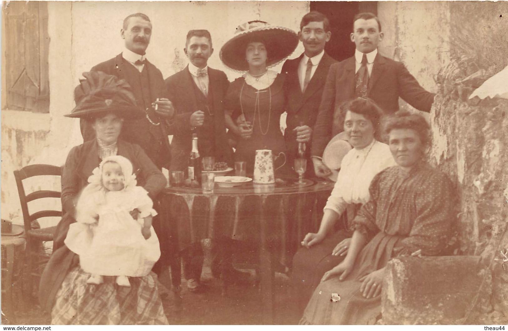 ¤¤   -   Carte-Photo Non Située   -  Famille Buvant Un Verre     -    ¤¤ - A Identifier