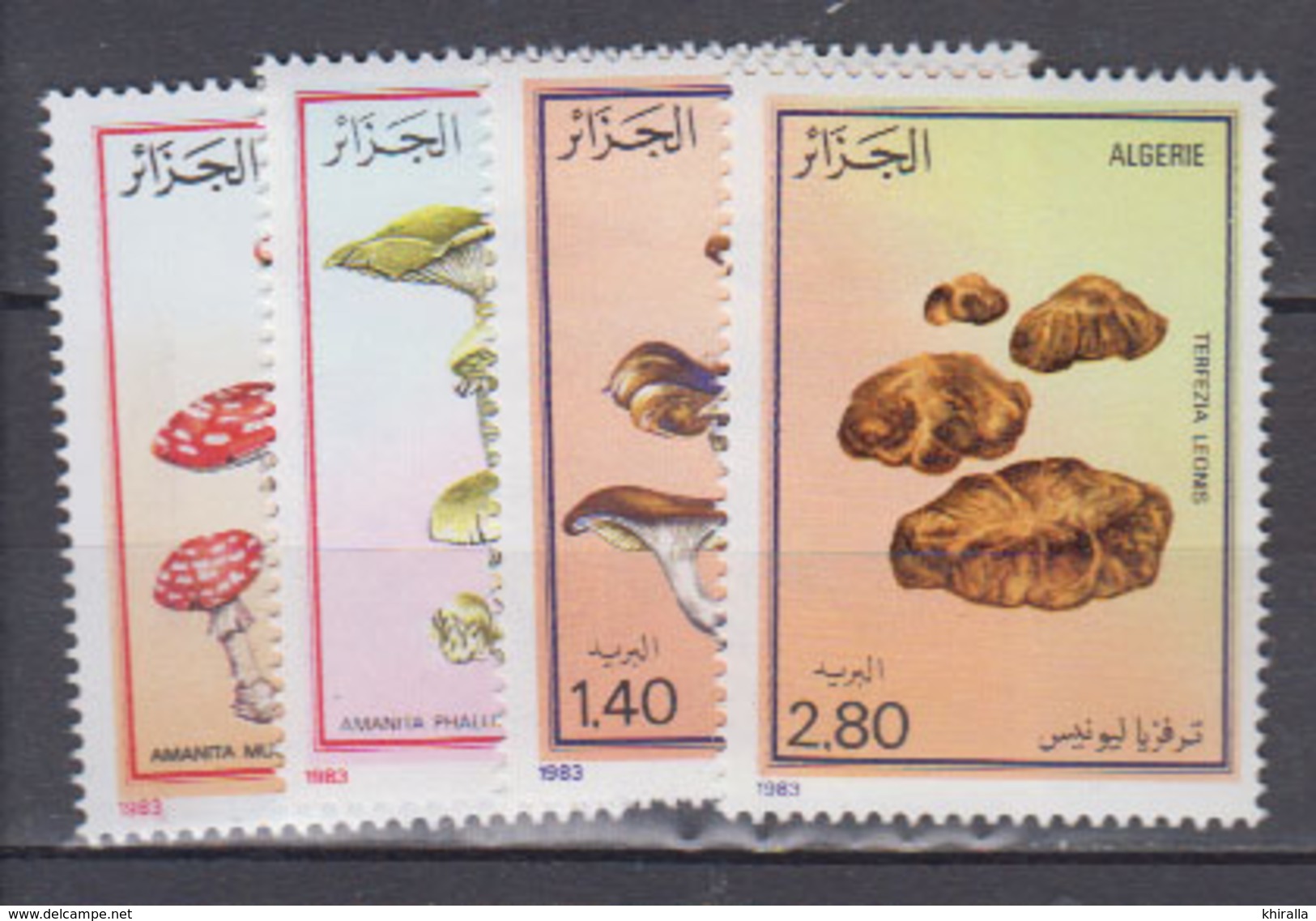 ALGERIE     1983     Champignons      N . 787 / 790       COTE     8, 25   EUROS       ( S 8 ) - Algerien (1962-...)