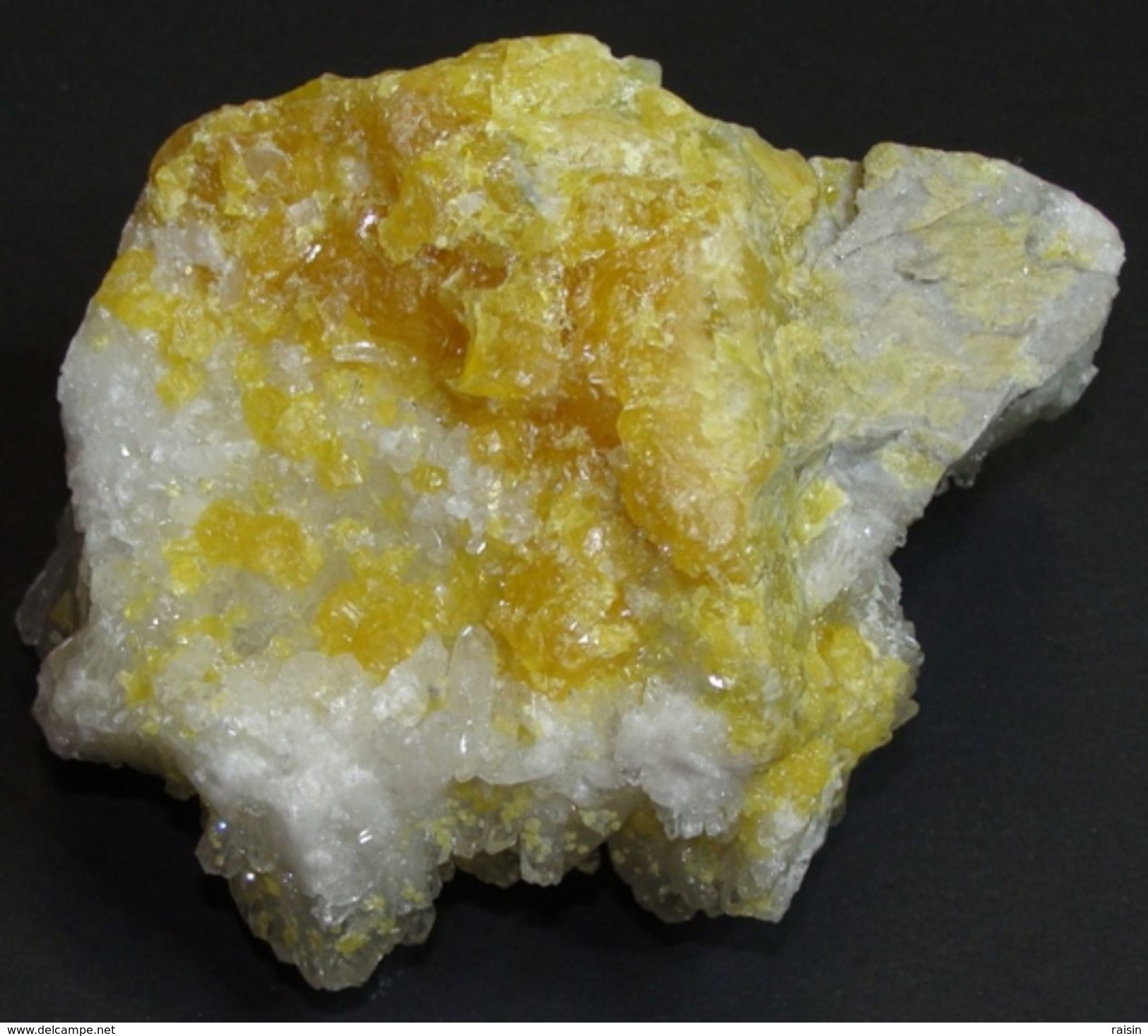 Célestine Plus Soufre D'Italie (9 X 5 X 5 Cm) - Mineralien