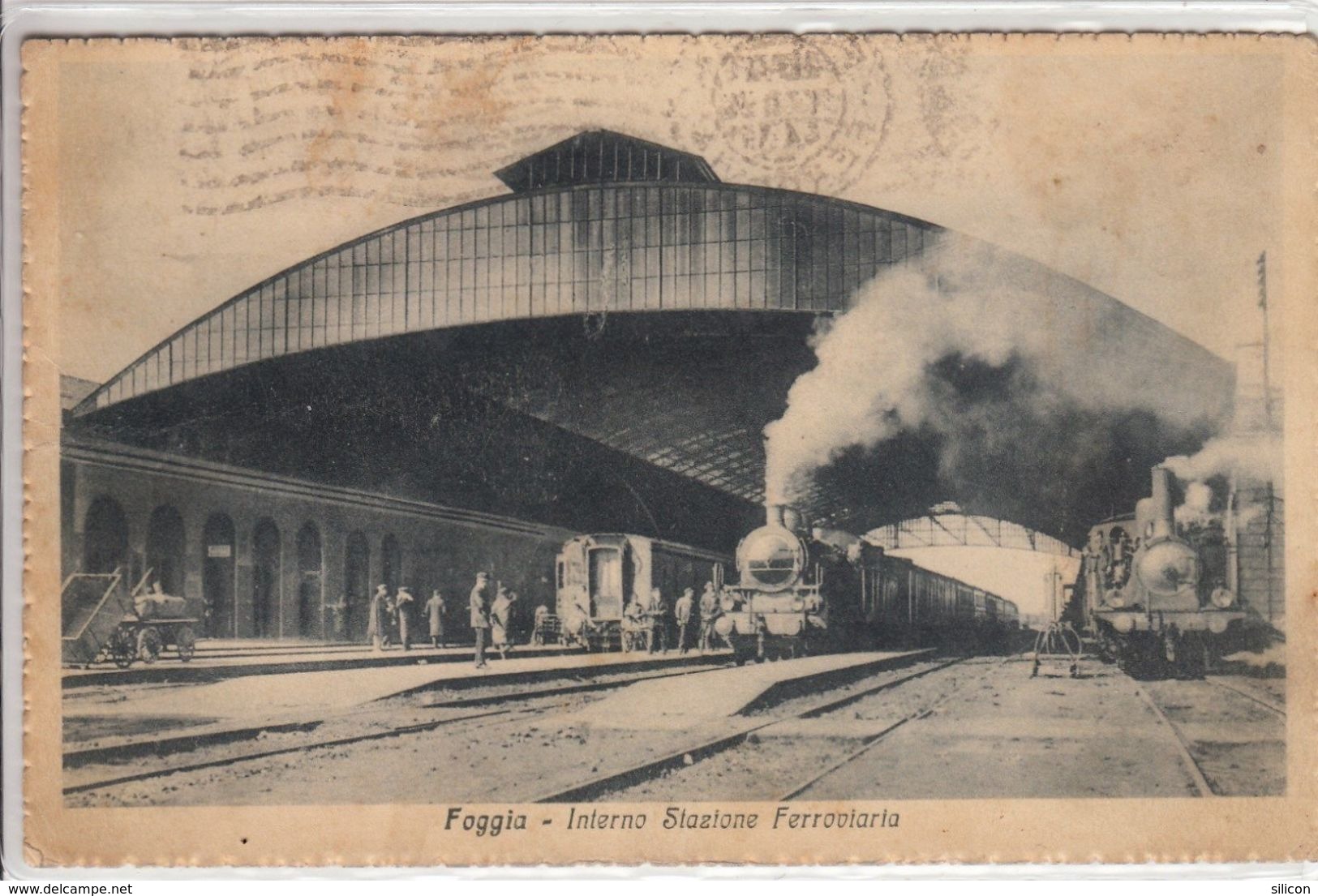 Foggia - Interno Stazione Ferroviaria - Treni In Partenza - Foggia