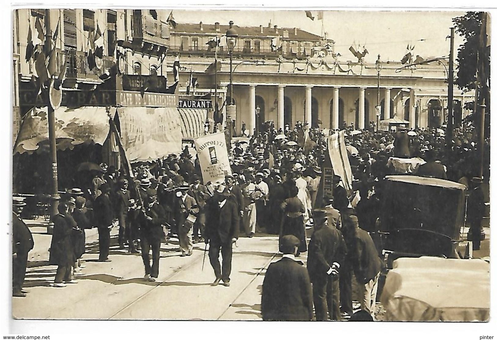 MONTPELLIER - Manifestation Viticole Du Sud Devant La Gare - CARTE PHOTO - Montpellier