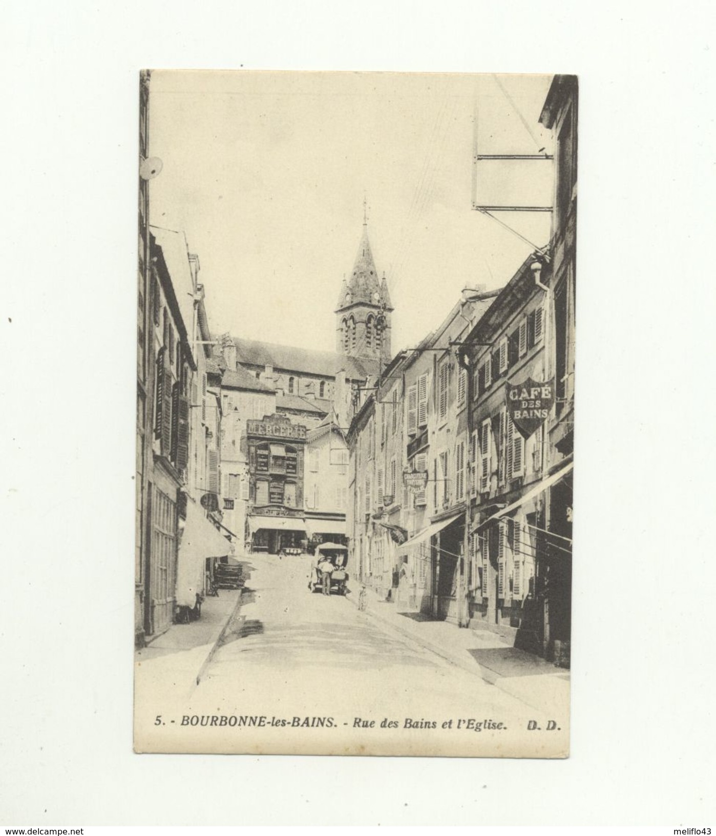 52/ CPA - Bourbonne Les BAins - Rue Des Bains - Bourbonne Les Bains