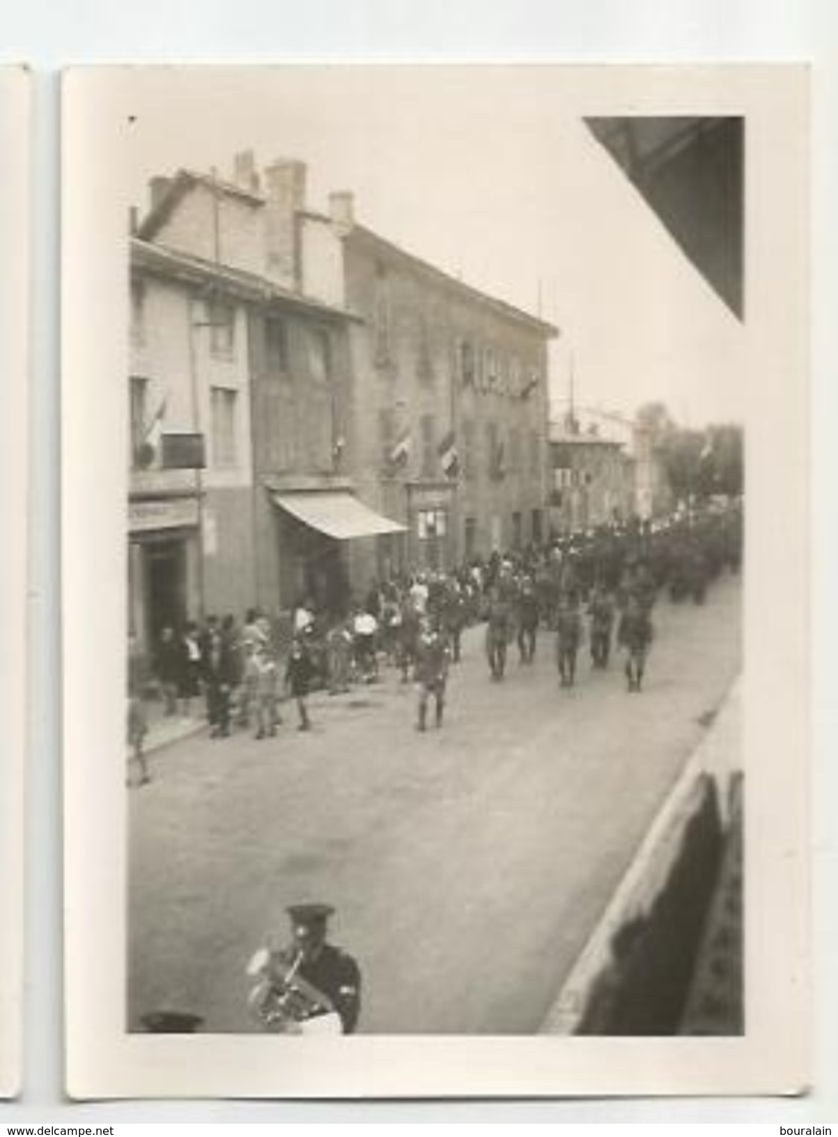 BOURGOIN - LYON - Libération - Lot Photos 16 Septembre 1944 -  Capitaine Rémy - De Gaule - Défilé Et Prise D'armes - Guerre, Militaire