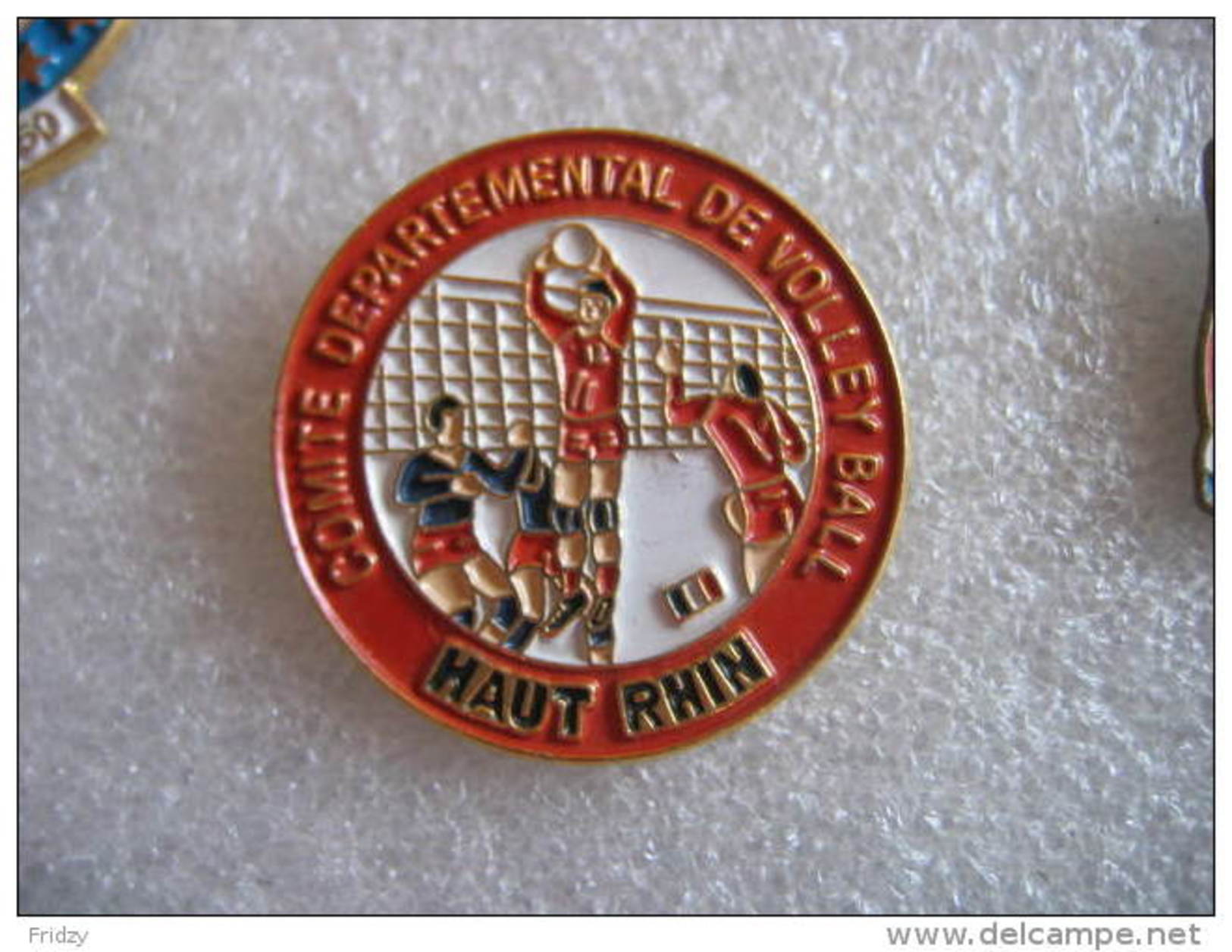 Pin's Du Comité Départemental De Volleyball Du Haut-Rhin - Volleyball