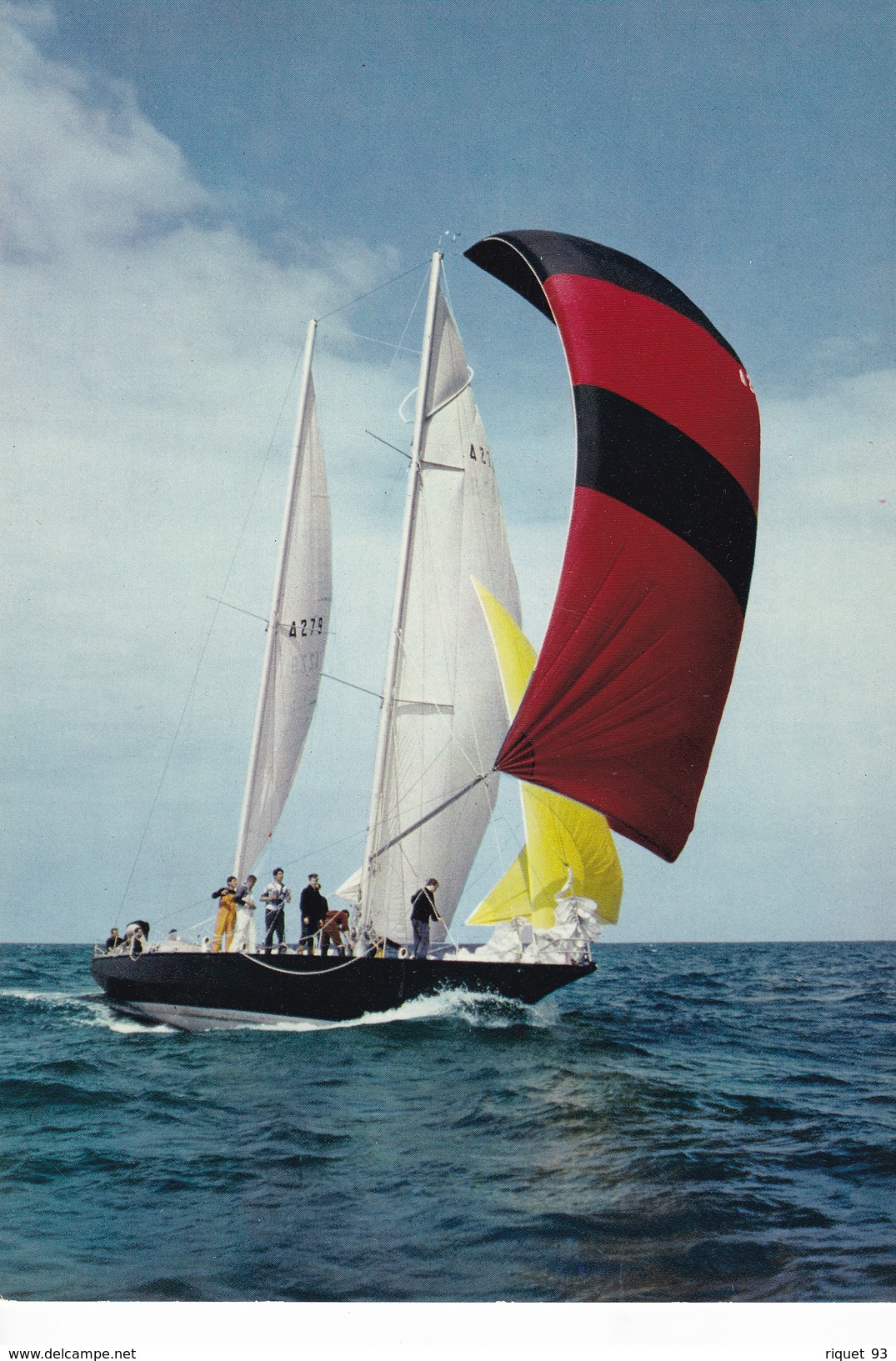 BATEAUX DE PLAISANCE - VOILIERS. V 23 - PEN DUICK III à ERIC TABARLY - Sailing