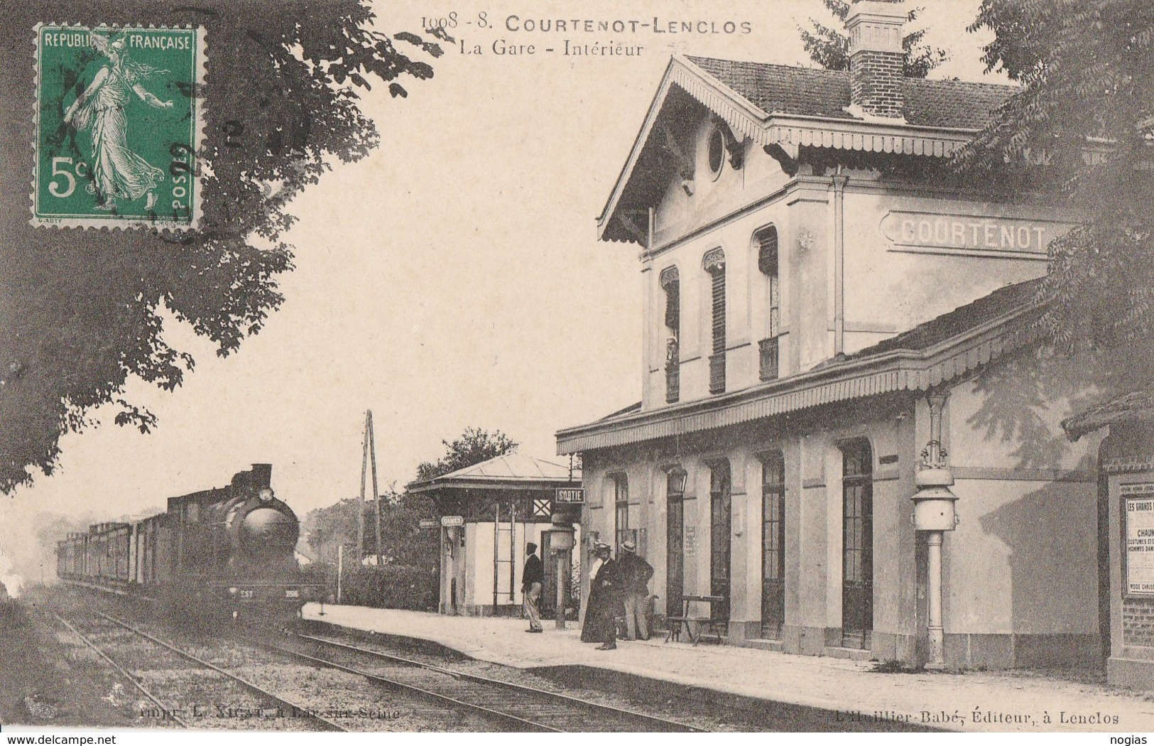 LE TRAIN ARRIVE EN GARE DE COURTENOT-LENCLOS DANS L'AUBE - TRES BELLE CARTE - ANIMATION SUR LE QUAI -  TOP !!! - Gares - Avec Trains