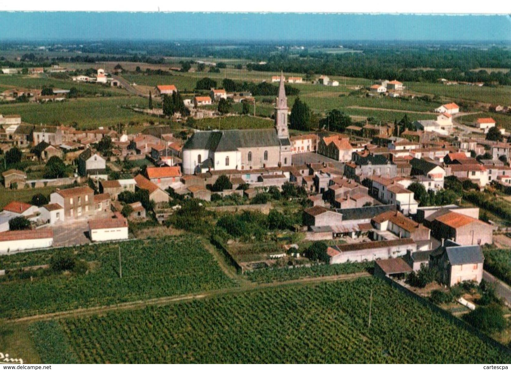 Le Landreau Vue Generale Aerienne Le Centre Du Bourg CPM Ou CPSM - Autres & Non Classés