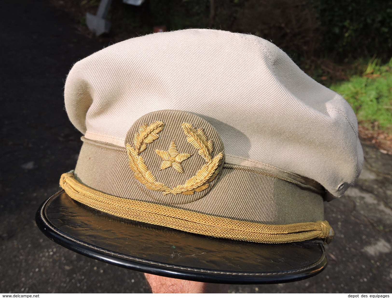 TRES BEL ENSEMBLE CAPITAINE INFANTERIE  COLONIALE - CONSEILLER MILITAIRE SENEGAL 1965  à voir ....