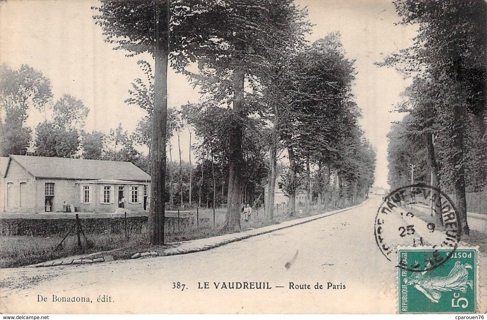 C P A 27] Eure > LE VAUDREUIL LA ROUTE DE PARIS - Le Vaudreuil