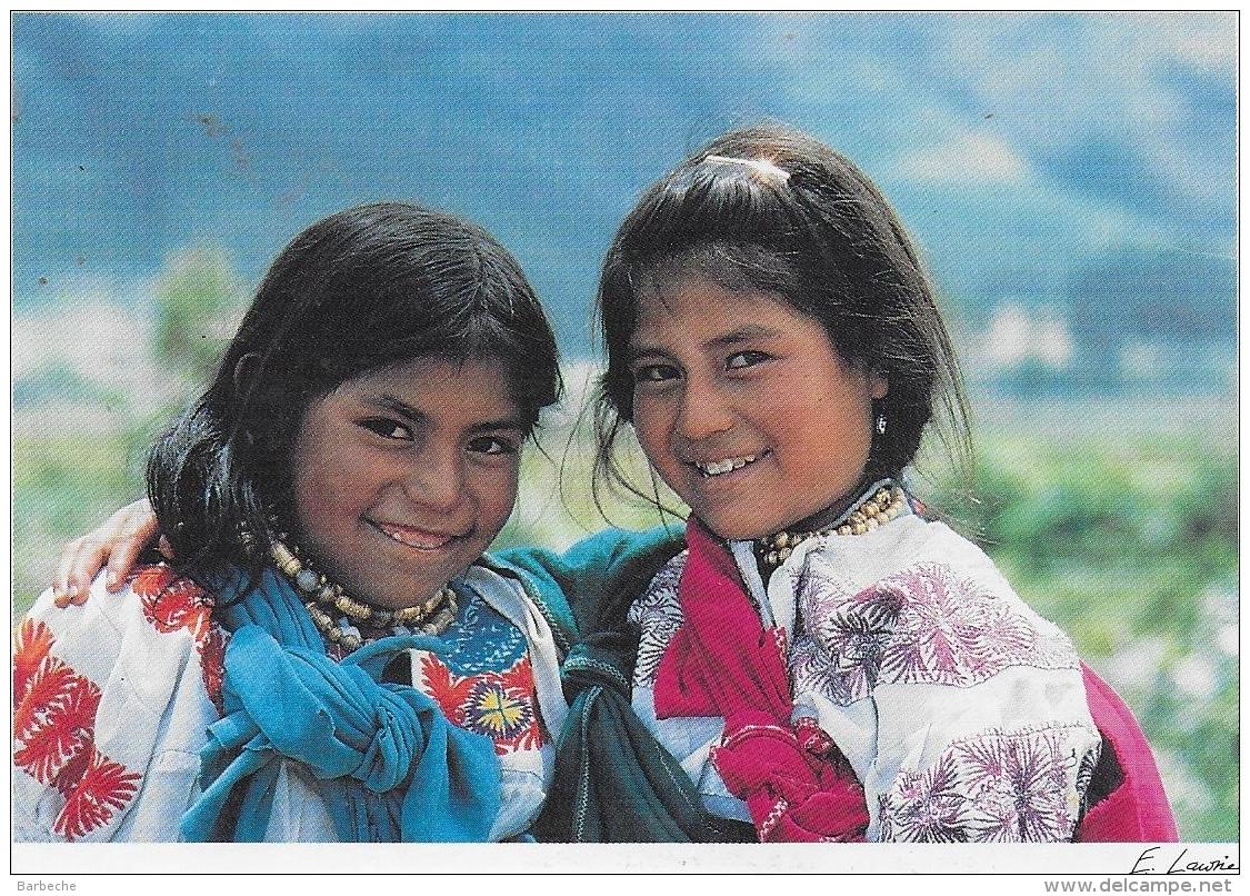 TWO GIRLS LA ESPERANZA - Ecuador