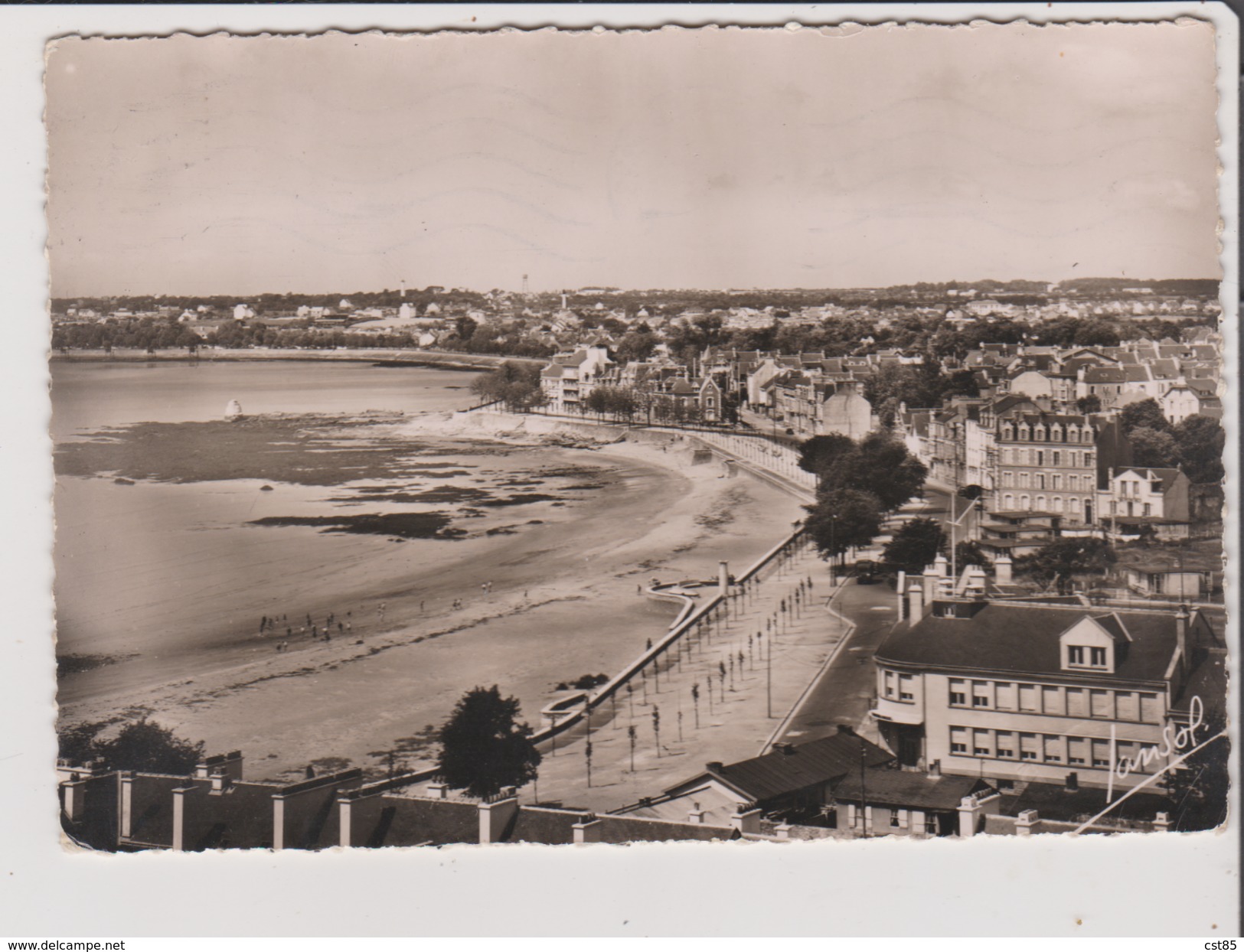 CPSM Grand Format  - ST SAINT NAZAIRE - La Plage Vue Des Building - Saint Nazaire