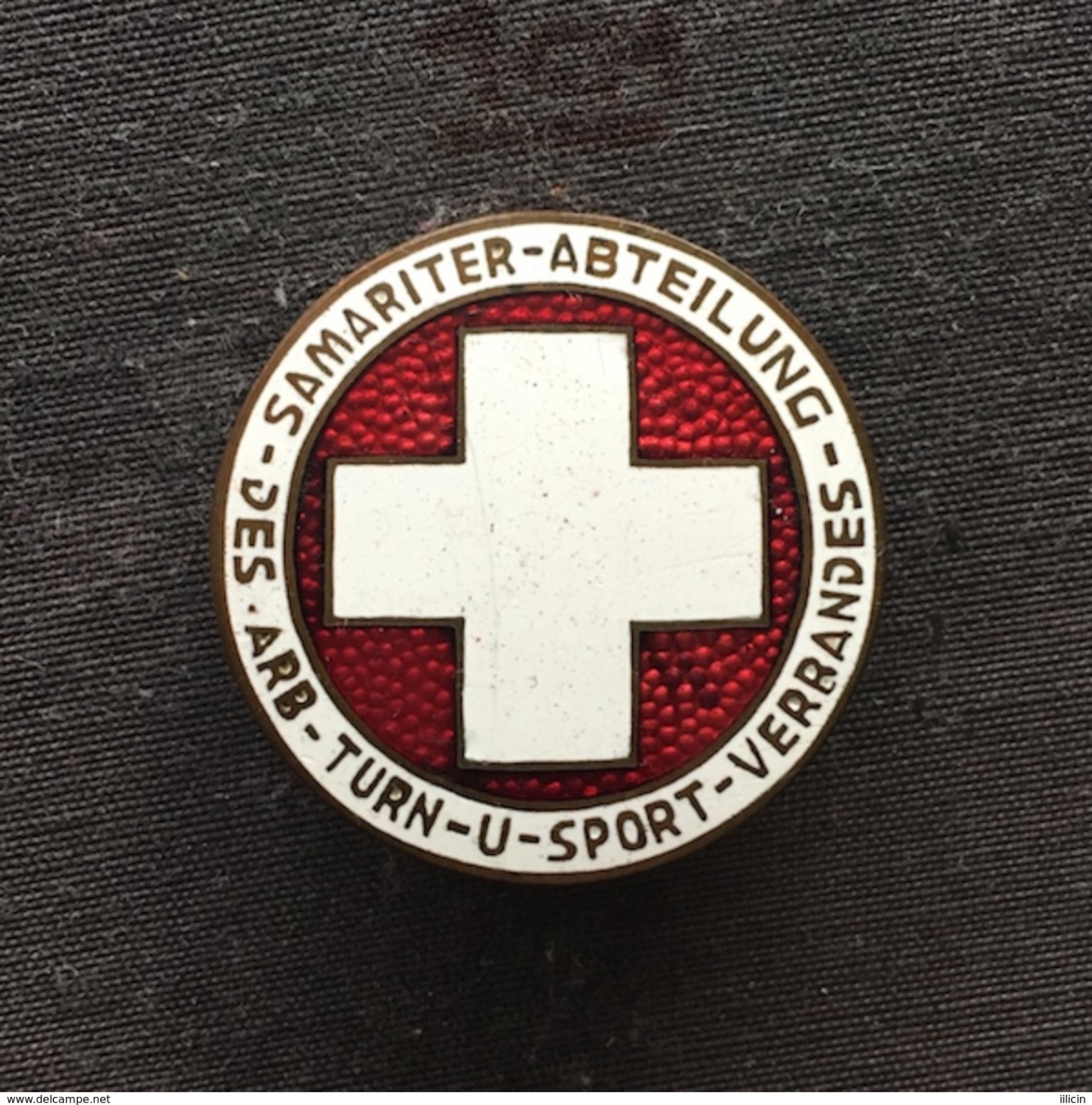 Badge (Pin) ZN006189 - Germany Austria Arbeiter-Turn- Und Sportverband Samariter Abteilung - Associations