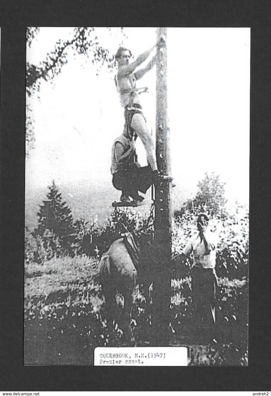 SPORTS - HALTÉROPHILIE - LUTTEUR PAUL BAILLARGEON DE ST MAGLOIRE QC. MONTE UN CHEVAL DANS UN POTEAU COLEBROOK N.H. 1947 - Gewichtheben