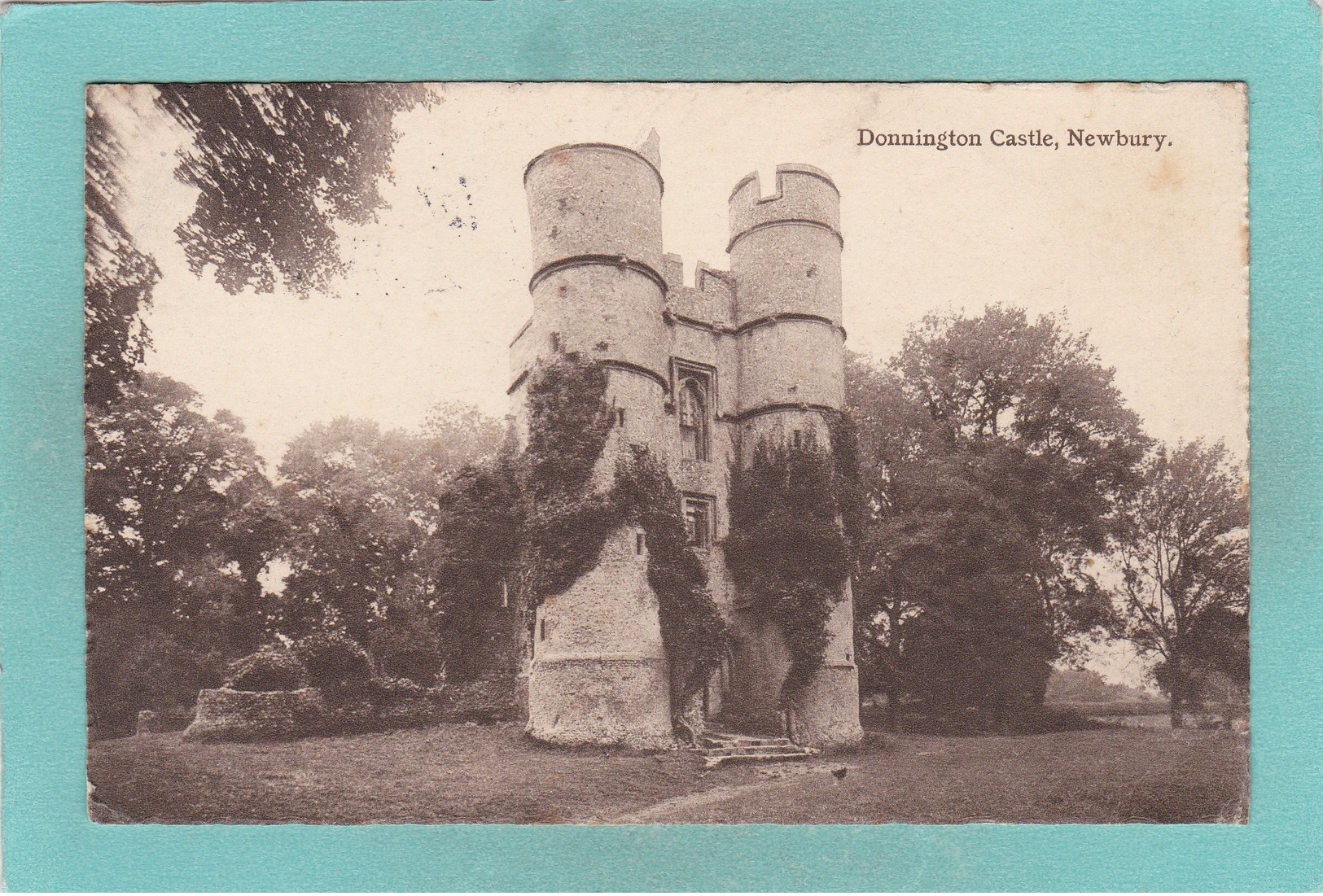 Small Old Postcard Of Donnington Castle,Newbury,Berkshire., England,K53. - Autres & Non Classés