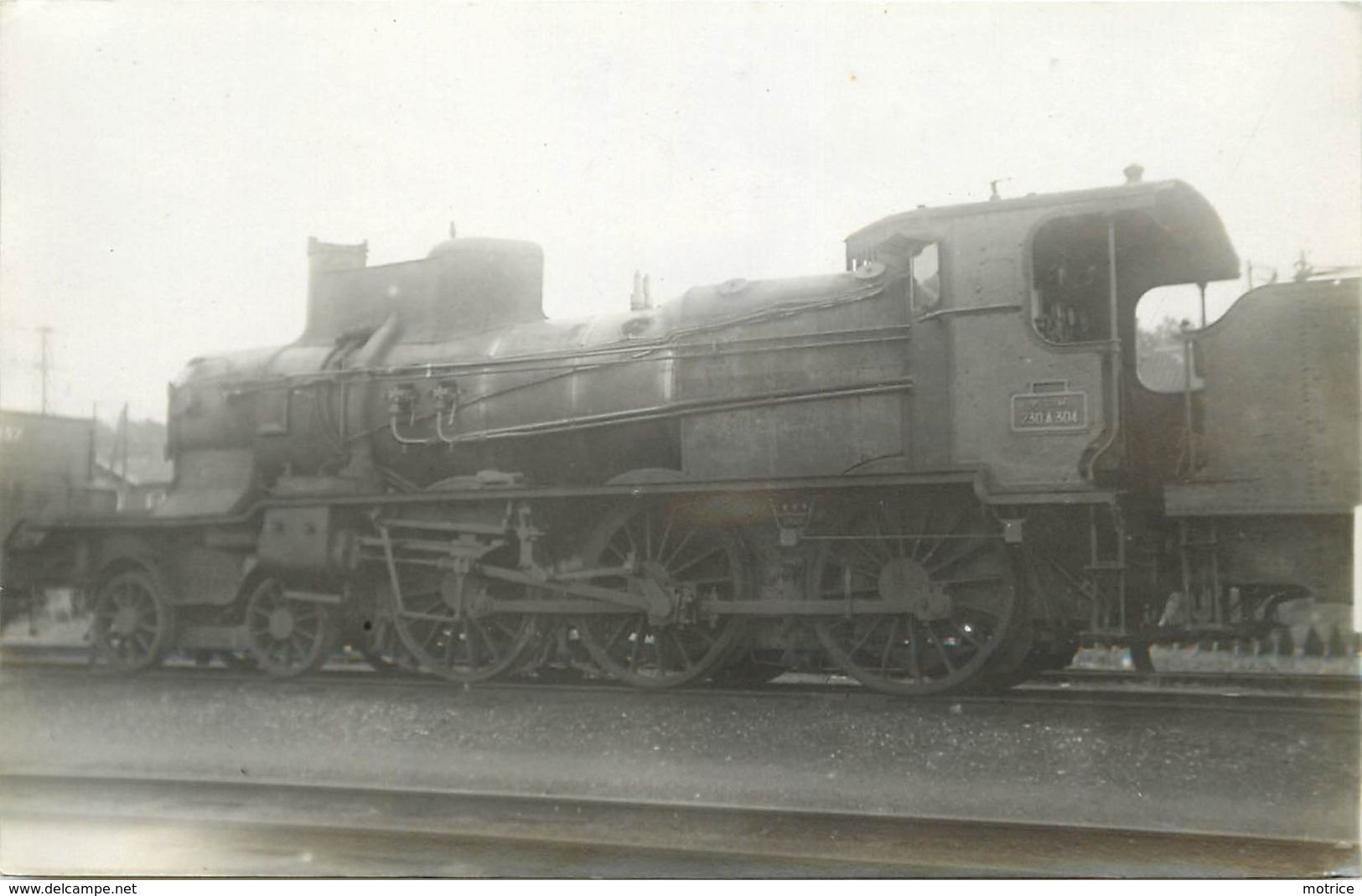 LOCOMOTIVE N° 230-A-304 (carte Photo). - Trains