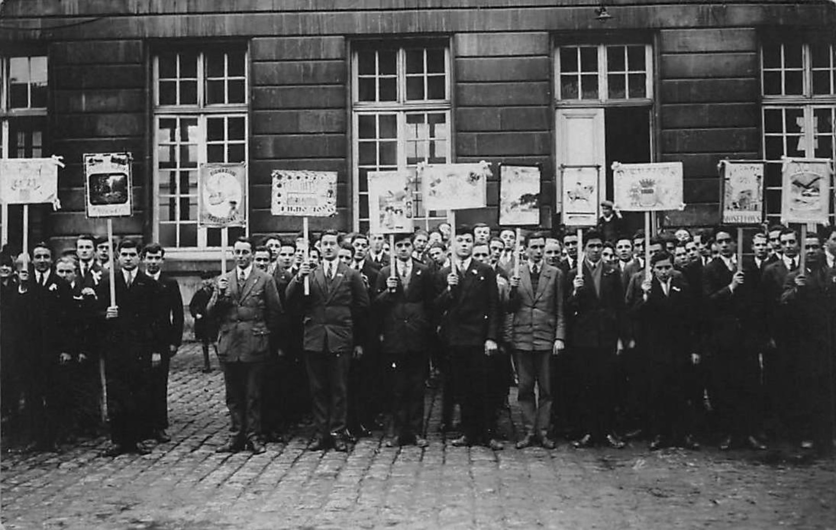 CHALONS-sur-MARNE: Carte Photo Ecole Des Arts Et Metiers - Très Bon état - Châlons-sur-Marne