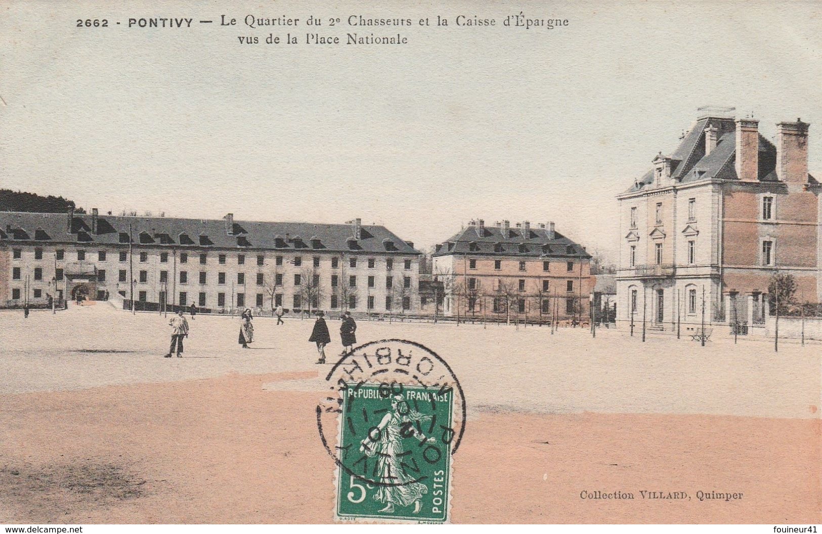 Pontivy - Le Quartier Du 2e Chasseurs Et La Caisse D'Epargne Vus De La Place Nationale - Pontivy