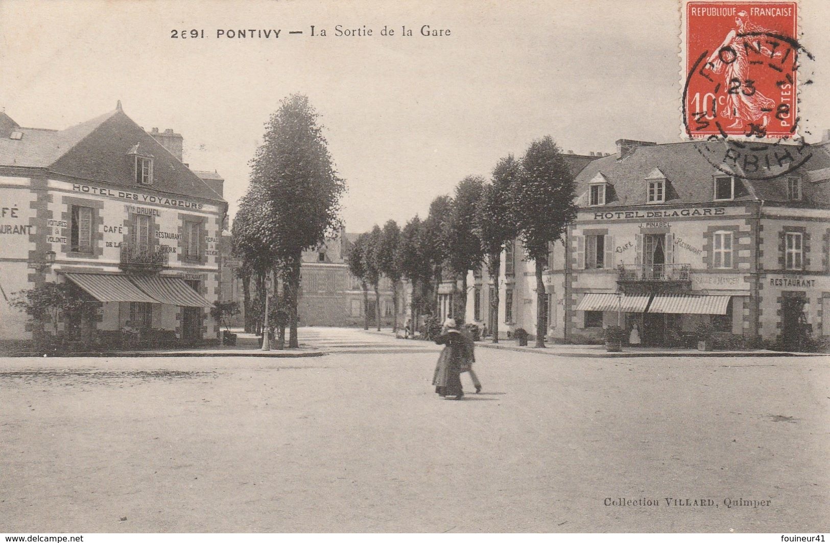 Pontivy - La Sortie De La Gare - Pontivy
