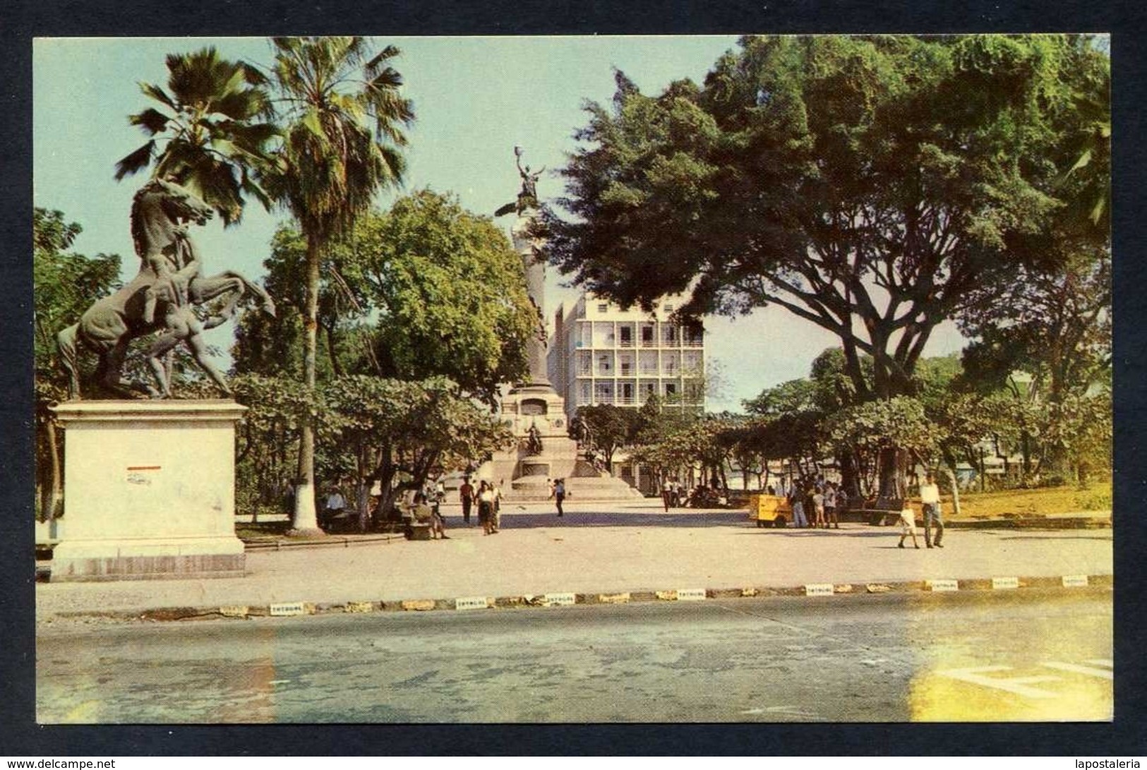 Ecuador. Guayaquil. *Vista De La Plaza Del Centenario...* Ed. El Mundo Nº E-20151. Nueva. - Ecuador