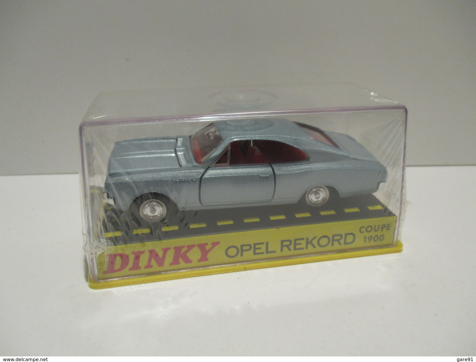 DINKY TOYS ATLAS  : OPEL REKORD Coupe 1900 - Autres & Non Classés