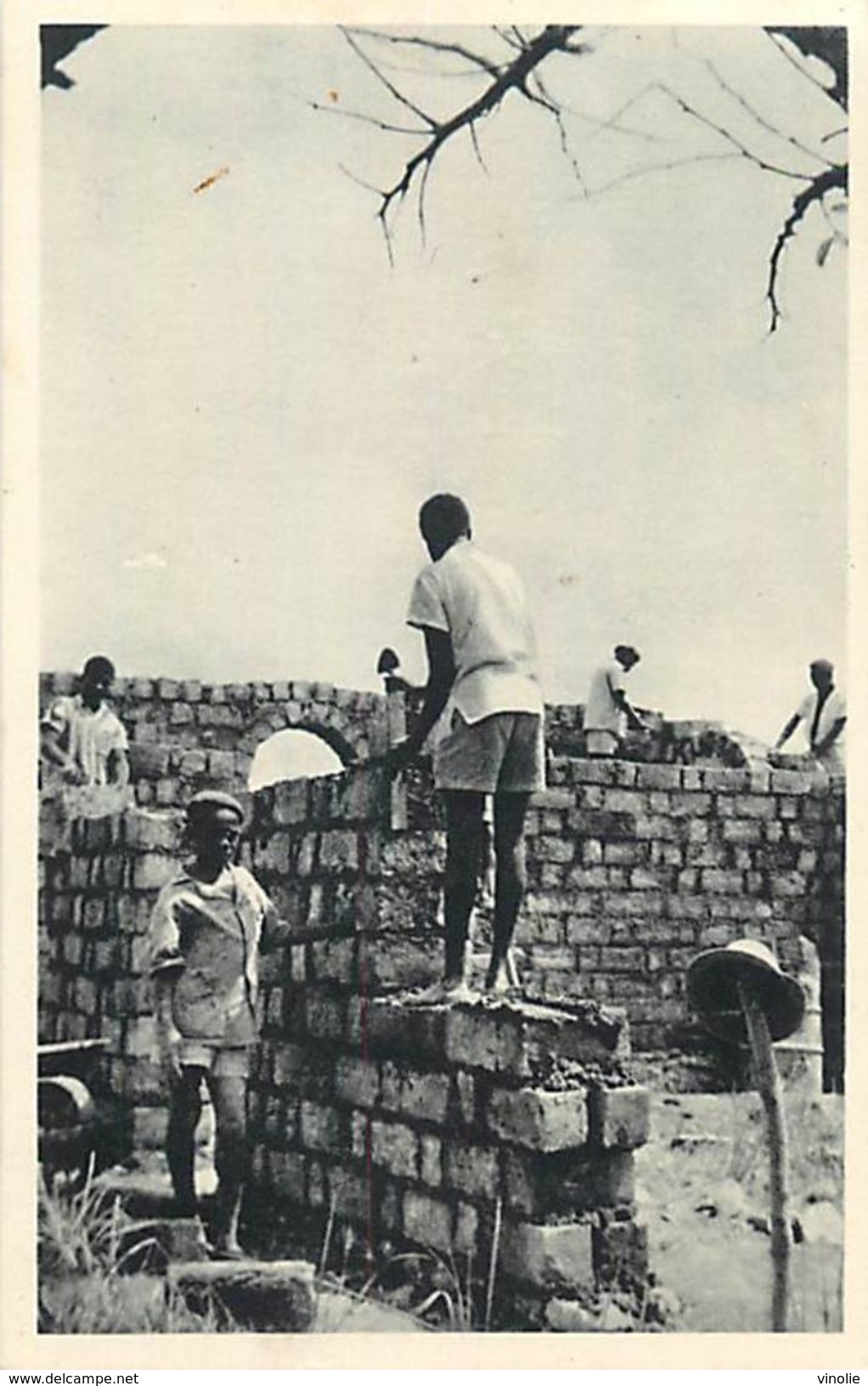 Réf : A-18 Pie Tre-1108 : CAMEROUN. YOKO.  MACON. CONSTRUCTION D UNE ECOLE. - Cameroun