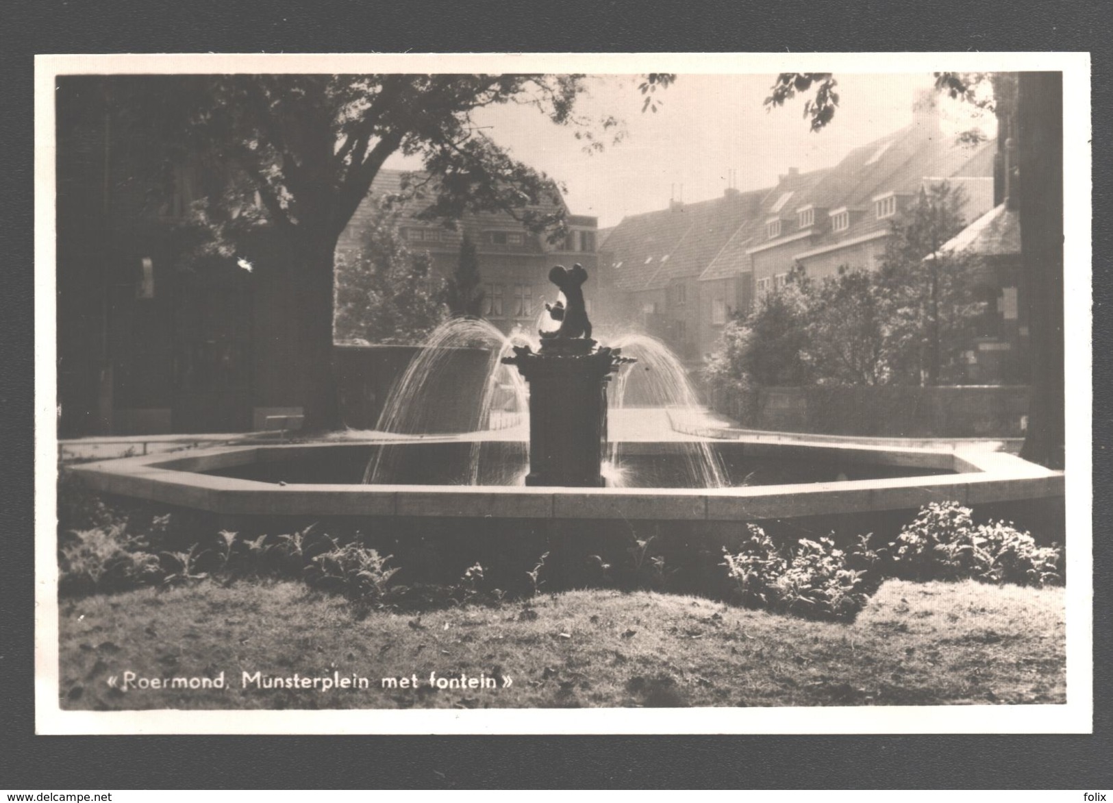 Roermond - Munsterplein Met Fontein - Fotokaart - Roermond