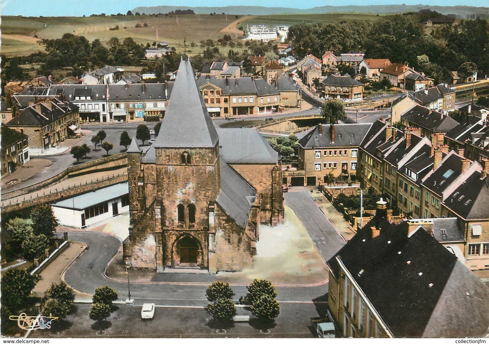 CPSM FRANCE 08 "Le Chesne, Vue Aérienne, Place De L'église" - Le Chesne