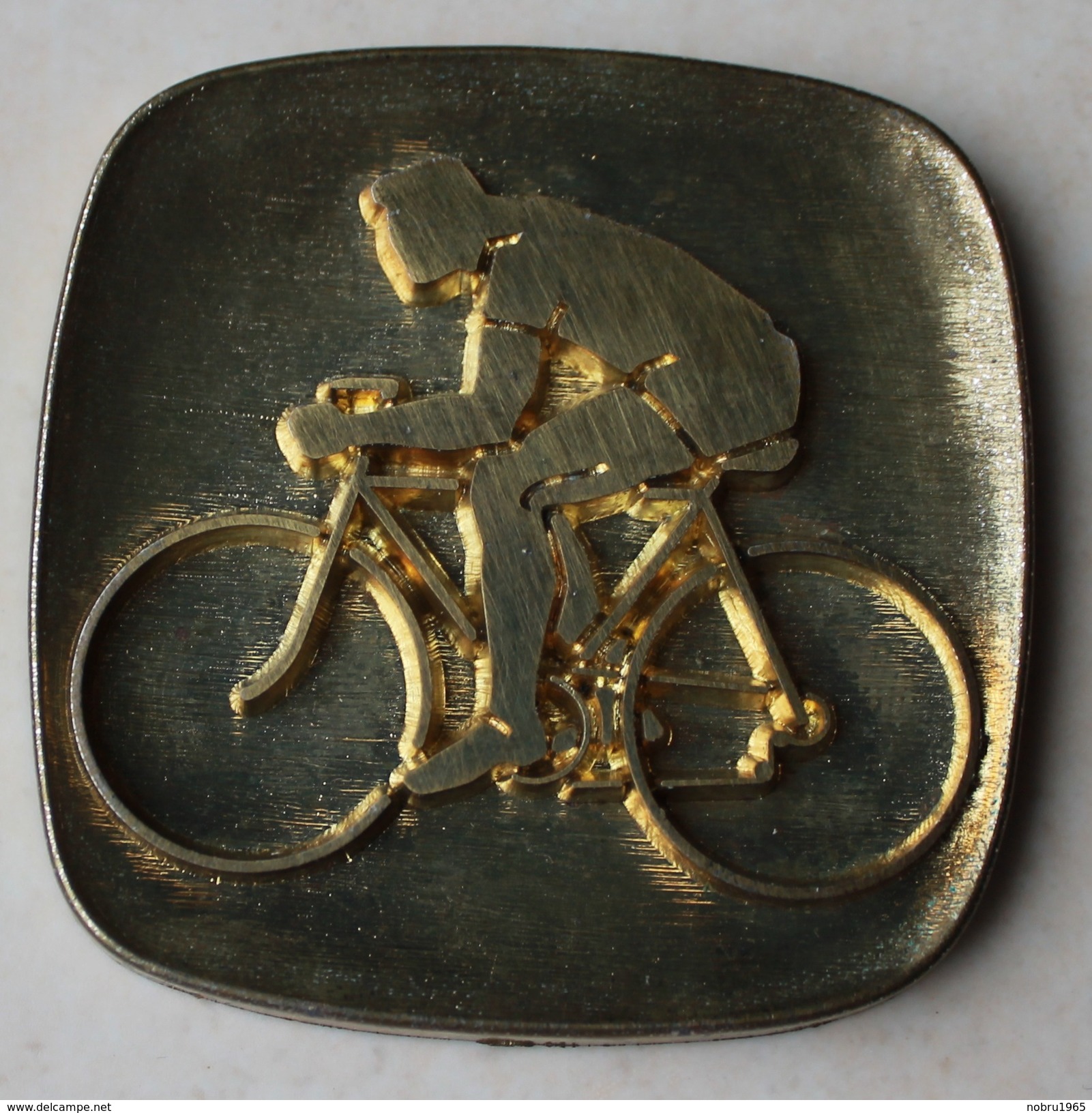 Médaille En Bronze . Cyclisme . Cycling . En 3 D - Radsport