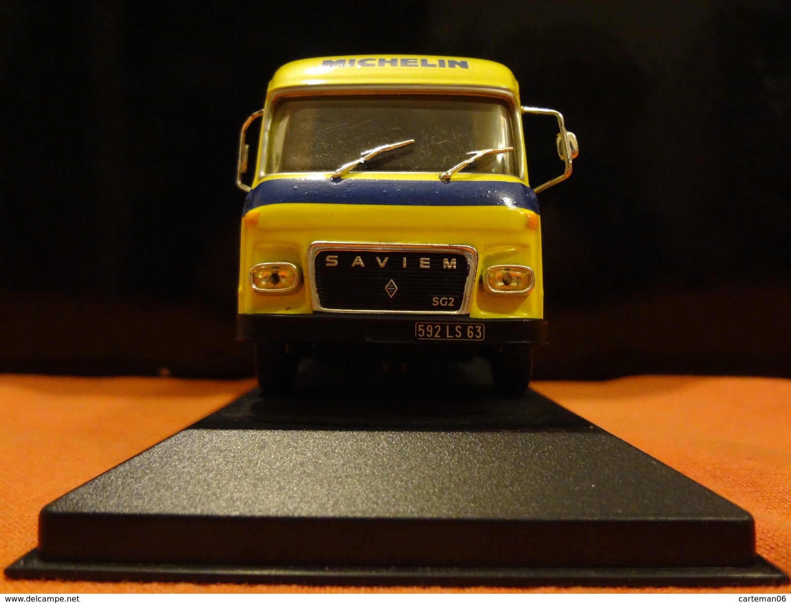 Camionnette - Saviem SG- Michelin "Service Compétition" 1/43 - Vrachtwagens