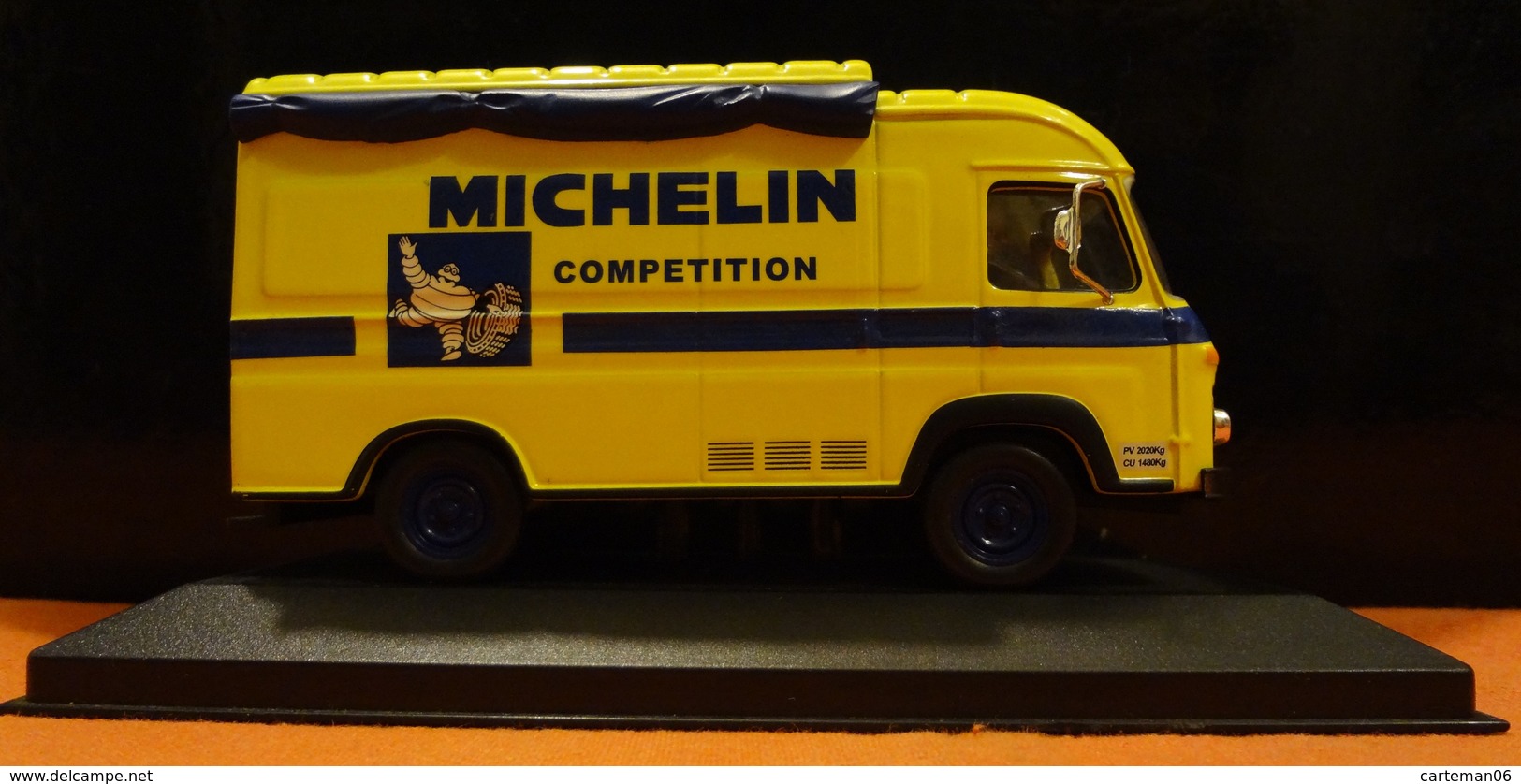 Camionnette - Saviem SG- Michelin "Service Compétition" 1/43 - Utilitaires