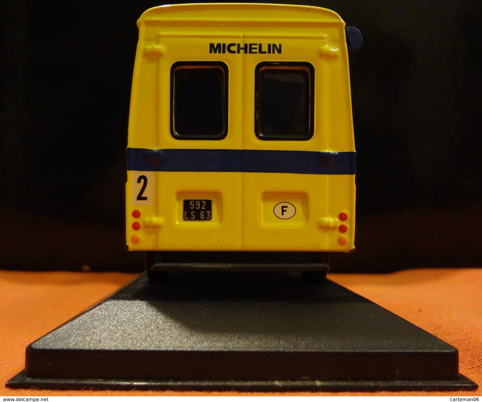 Camionnette - Saviem SG- Michelin "Service Compétition" 1/43 - Utilitaires