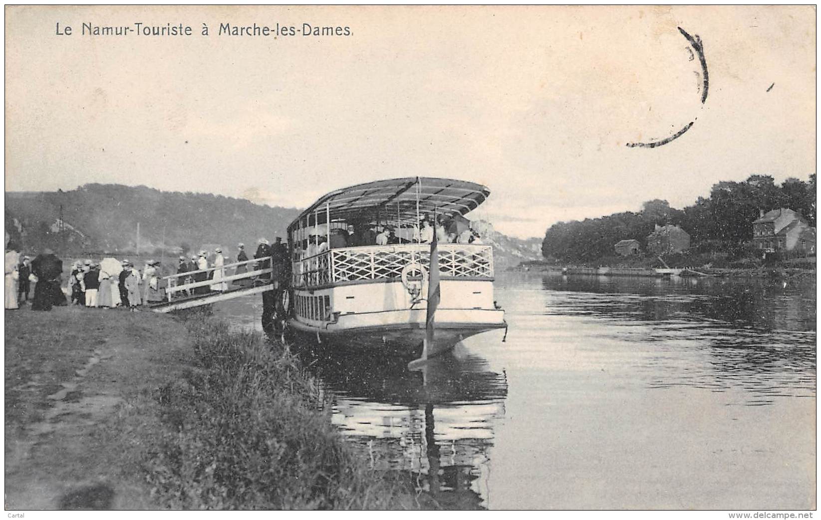 Le Namur-Touriste à Marche-les-Dames - Namen