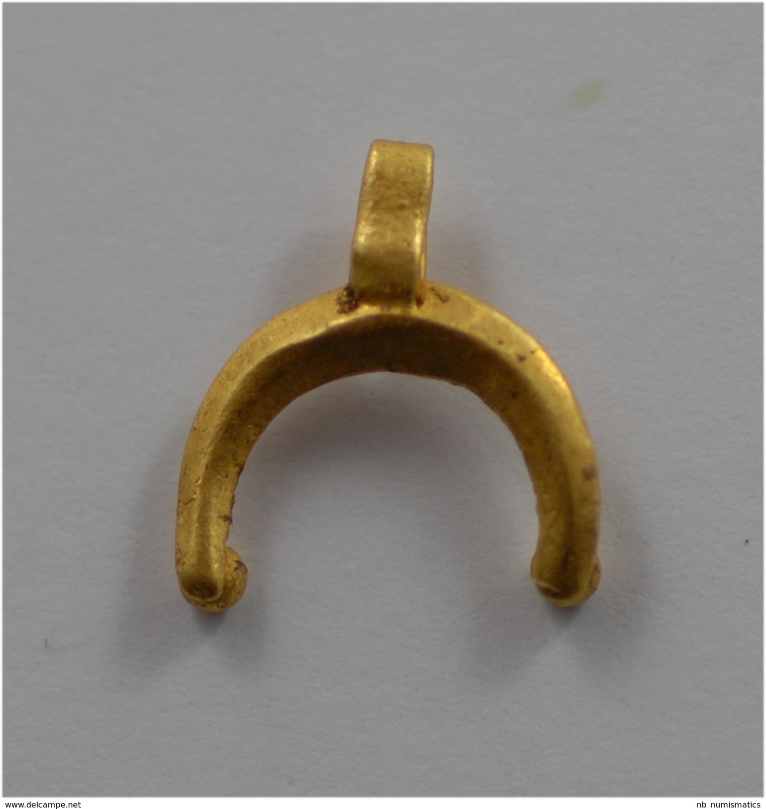 Roman Gold Lunar Crescent Pendant - Archéologie