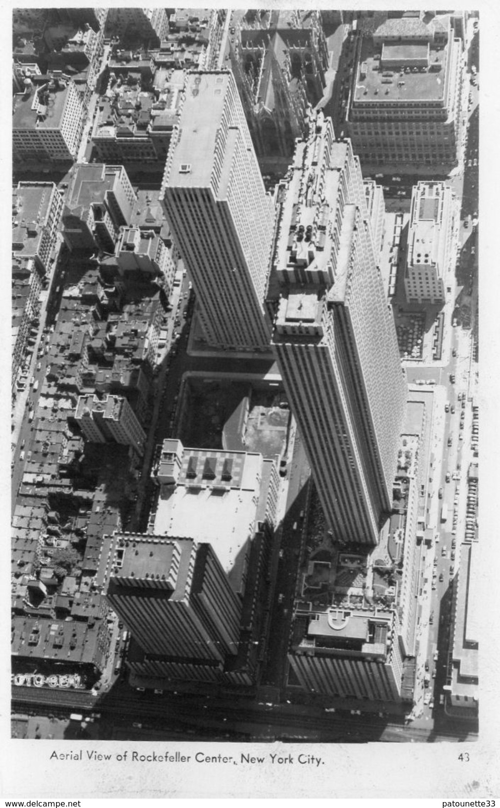 USA NEW YORK CITY AERIAL VIEW OF ROCKEFELLER CENTER CARTE PHOTO VUE AERIENNE DES TOURS JUMELLES DETRUITES LE 11 09/2001 - Manhattan