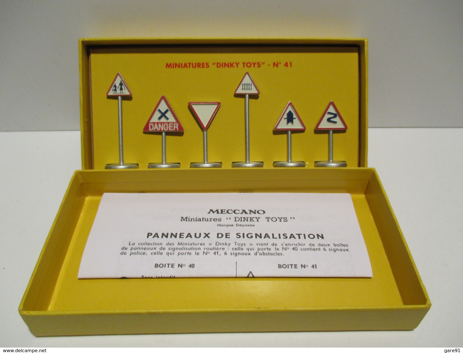 DINKY TOYS ATLAS : PANNEAUX De SIGNALISATION - Autres & Non Classés