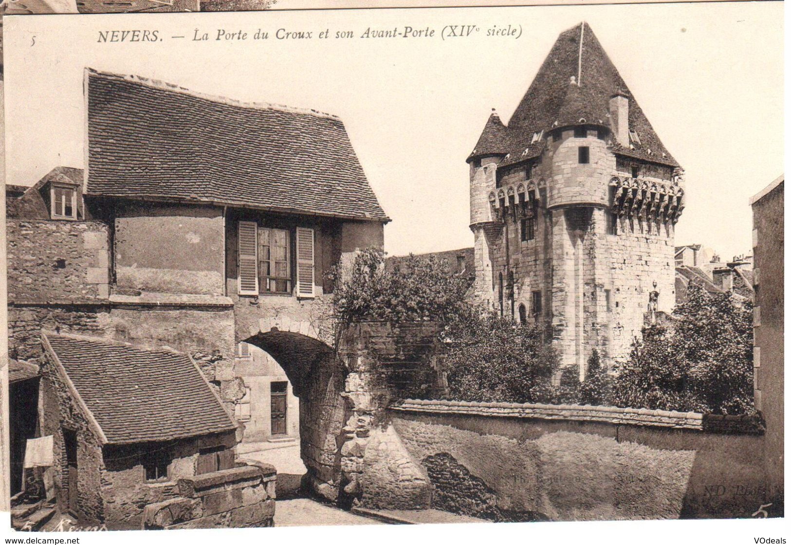 (58) Nièvre - CPA - Nevers - La Porte Du Croux Et Son Avant-Porte - Nevers